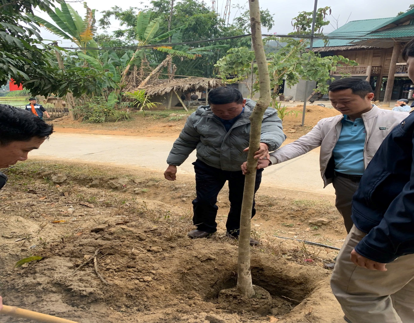 C:\Users\User\Pictures\ẢNH CHUYÊN\z6285666459675_f7c9bd7cd9986e2689f8bd4576996215.jpg