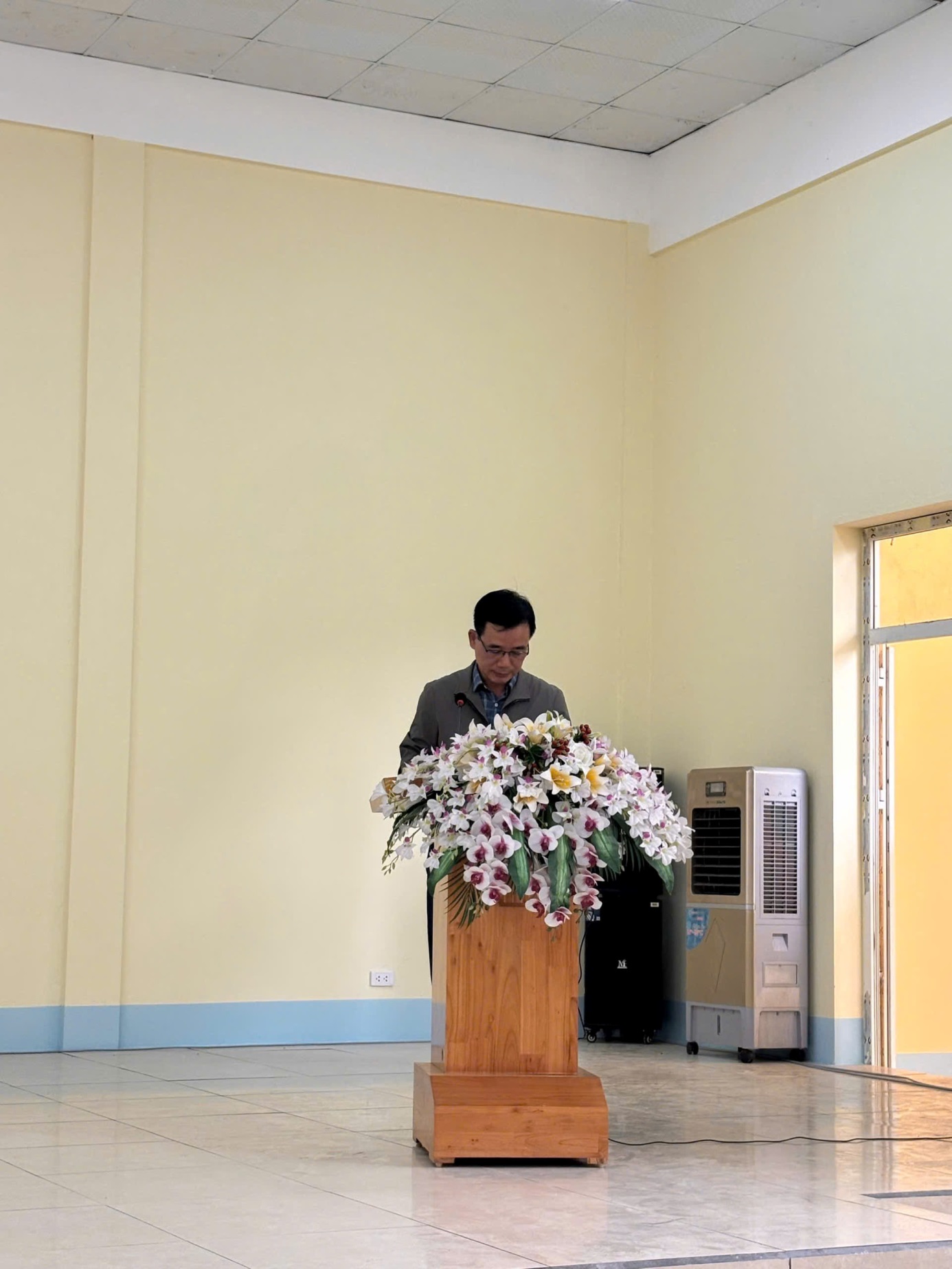 C:\Users\User\Pictures\ẢNH CHUYÊN\z6327785591185_92ffc9ef15c3c3570399b25ec6cb34ca.jpg