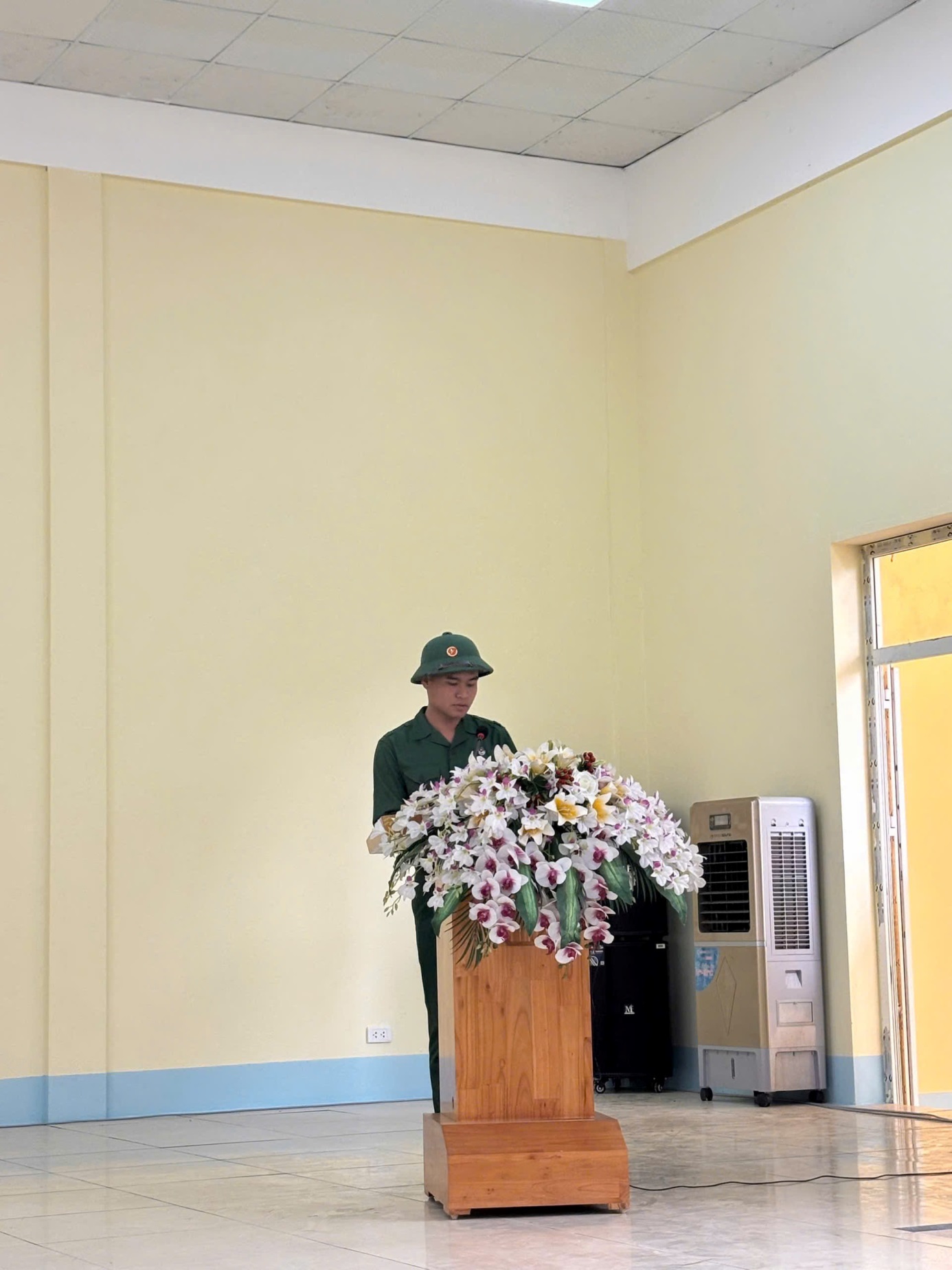 C:\Users\User\Pictures\ẢNH CHUYÊN\z6327785597512_7c7dddde62130ead1c93921951896d57.jpg
