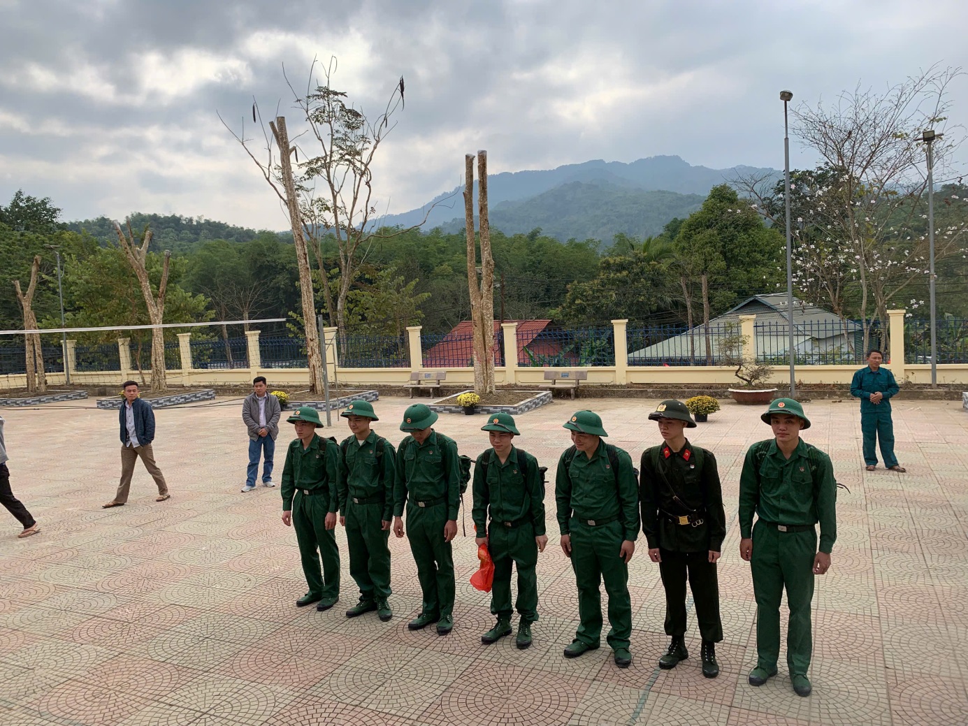 C:\Users\User\Pictures\ẢNH CHUYÊN\z6327785638433_2687505e3c6a248badfa9ff11eaa8430.jpg
