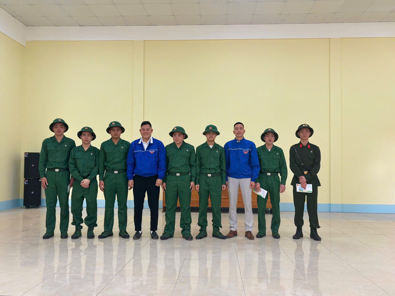 C:\Users\User\Pictures\ẢNH CHUYÊN\z6327794432974_db2a0aff4407bebe72c5ee4f07fdff05.jpg