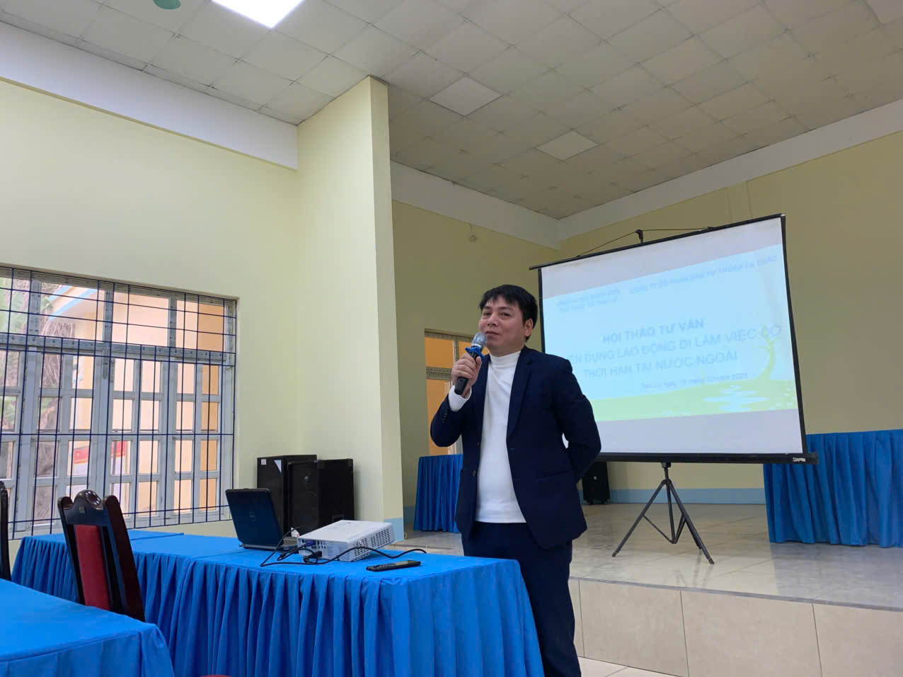 C:\Users\User\Pictures\ẢNH CHUYÊN\z6331385134095_58b13a5b87d5ff863d24bbed8024bbf7.jpg