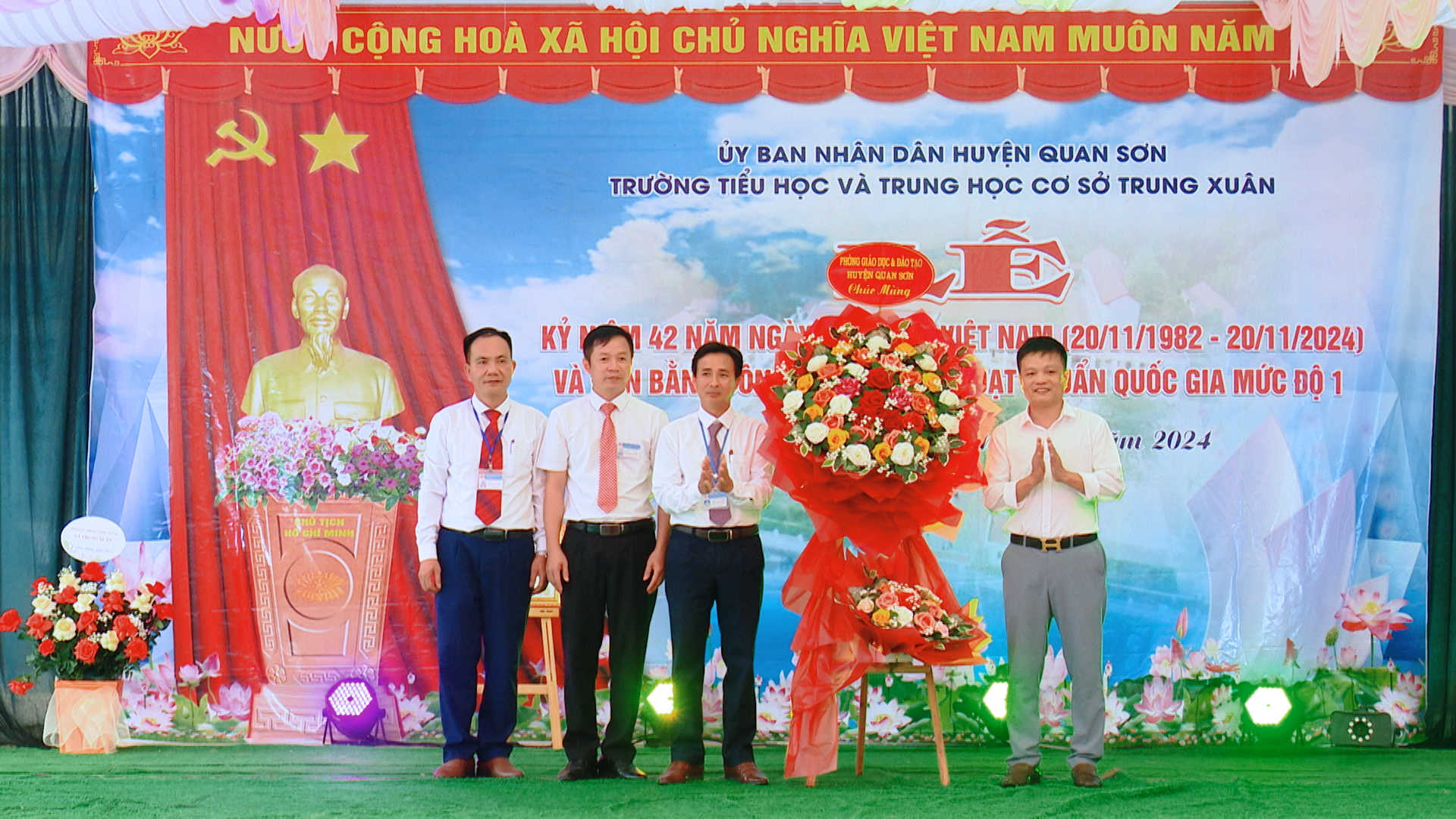 Anh-tin-bai