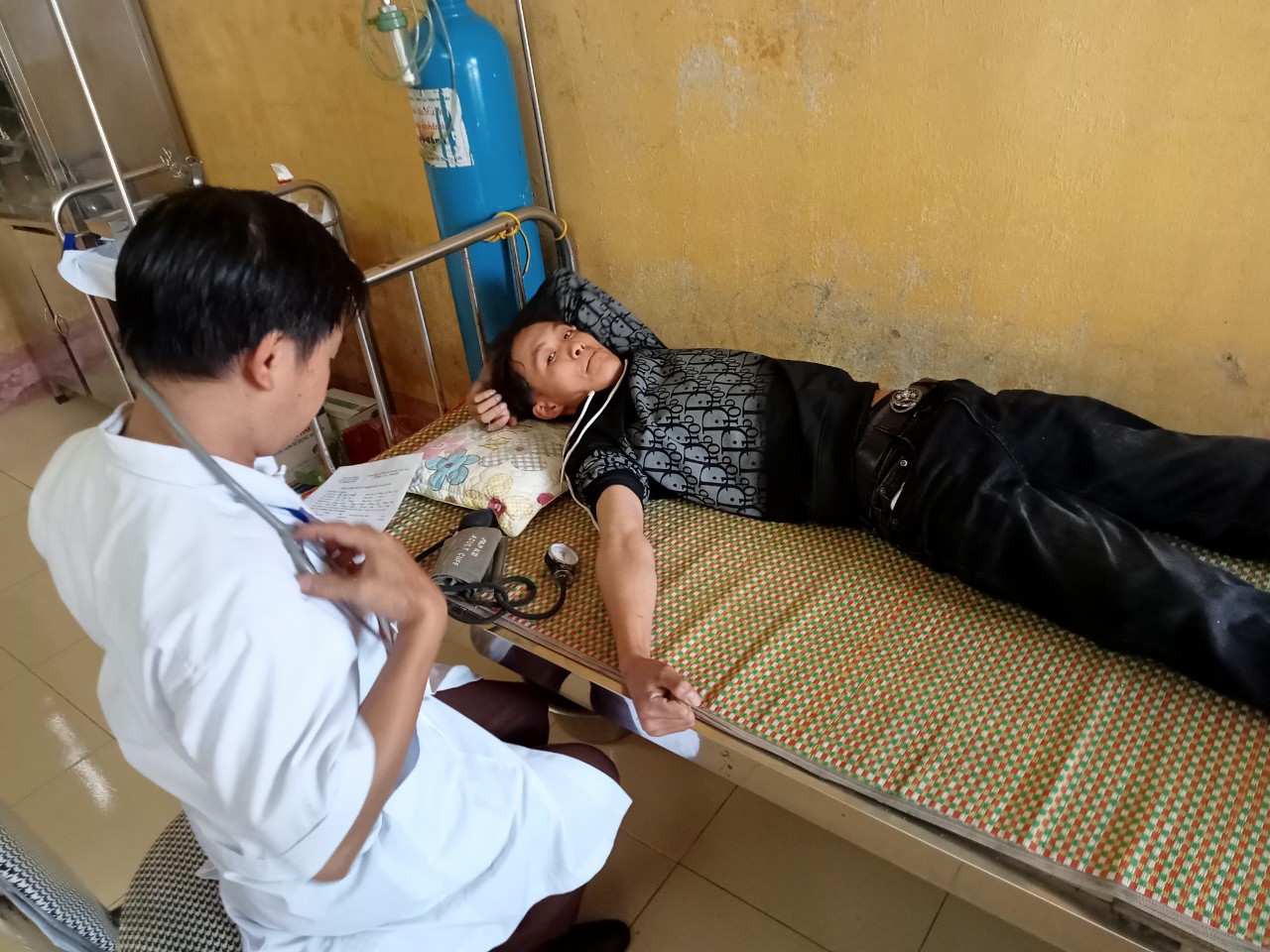 đo huyết áp.jpg