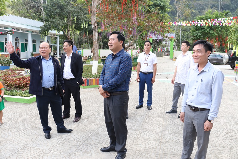 ĐOÀN KIỂM TRA ĐÁNH GIÁ CÔNG NHẬN TRƯỜNG MẦM NON TRUNG XUÂN ĐẠT KIỂM ĐỊNH CHẤT LƯỢNG GIÁO DỤC VÀ ĐẠT CHUẨN QUỐC GIA