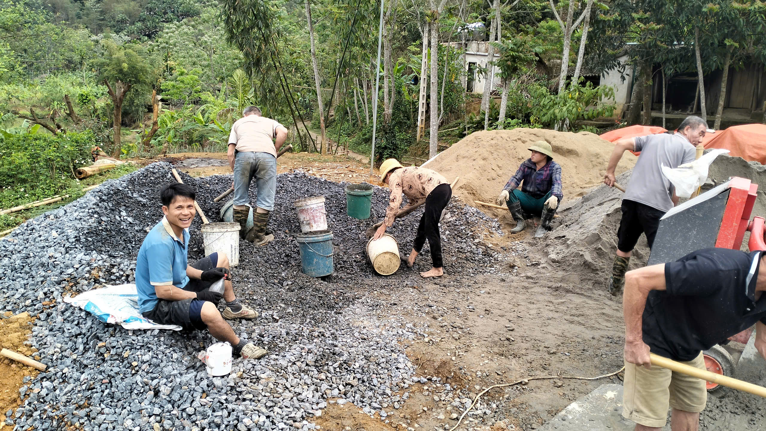 Thực hiện Chỉ thị 22 của BTV tỉnh ủy Thanh Hóa vê cuộc vận động hỗ trợ làm nhà cho hộ nghèo, hộ gia đình chính sách, hộ còn khó khăn về nhà ở tỉnh Thanh Hóa.