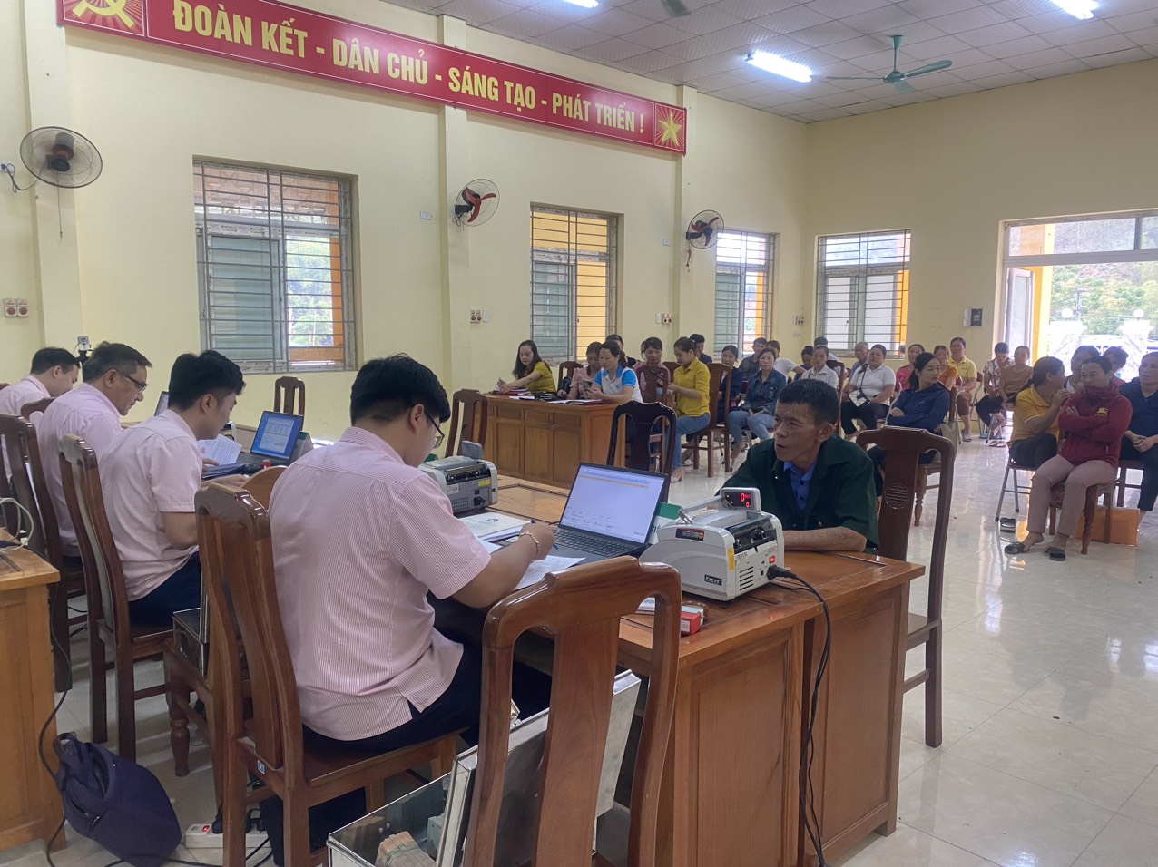 Ngân hàng chính sách xã hội huyện Quan Sơn  giải ngân tại xã Trung Thượng