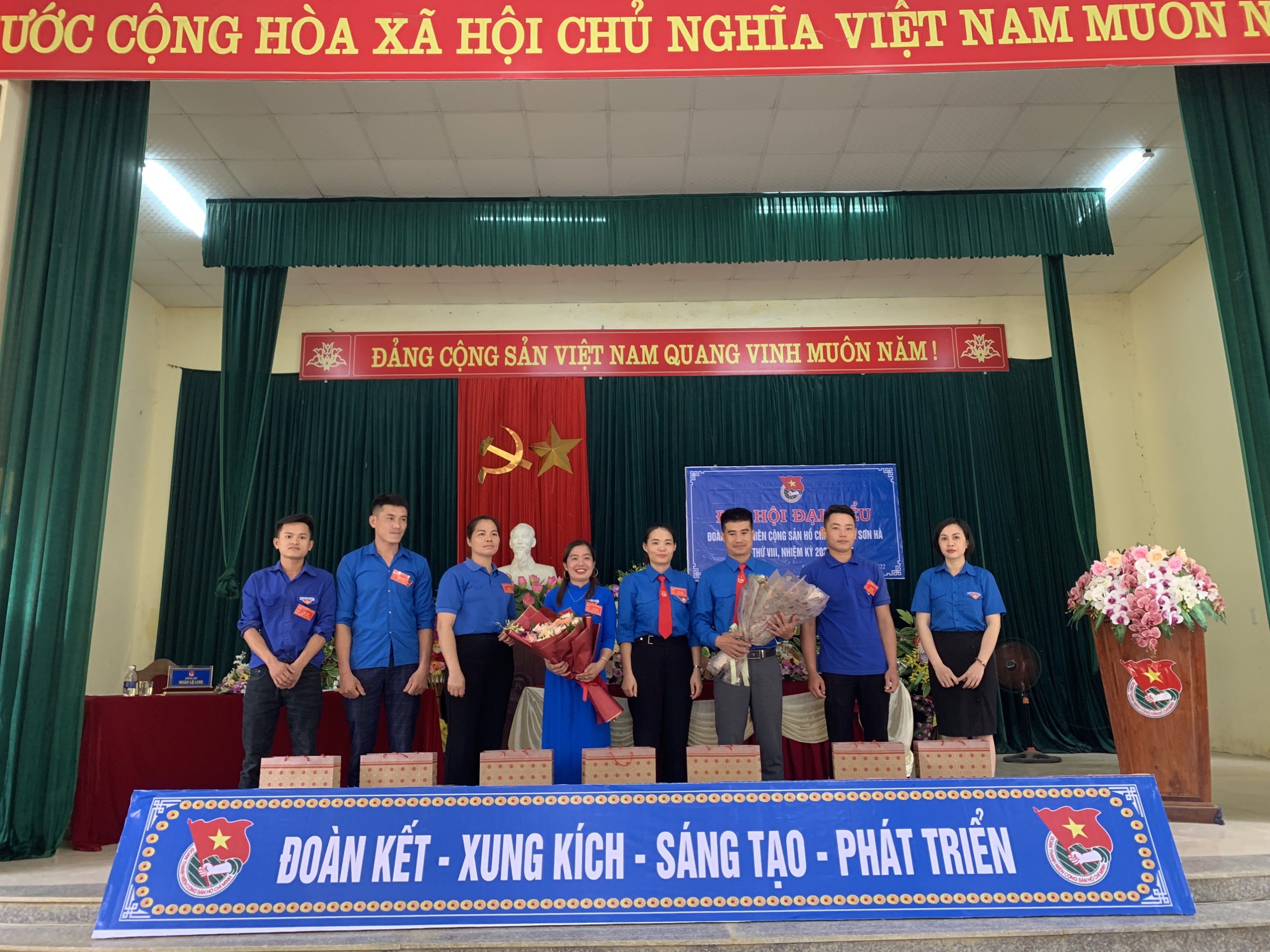 z3472977993688_16b7787d7ca831dda10c90927db88c0c.jpg