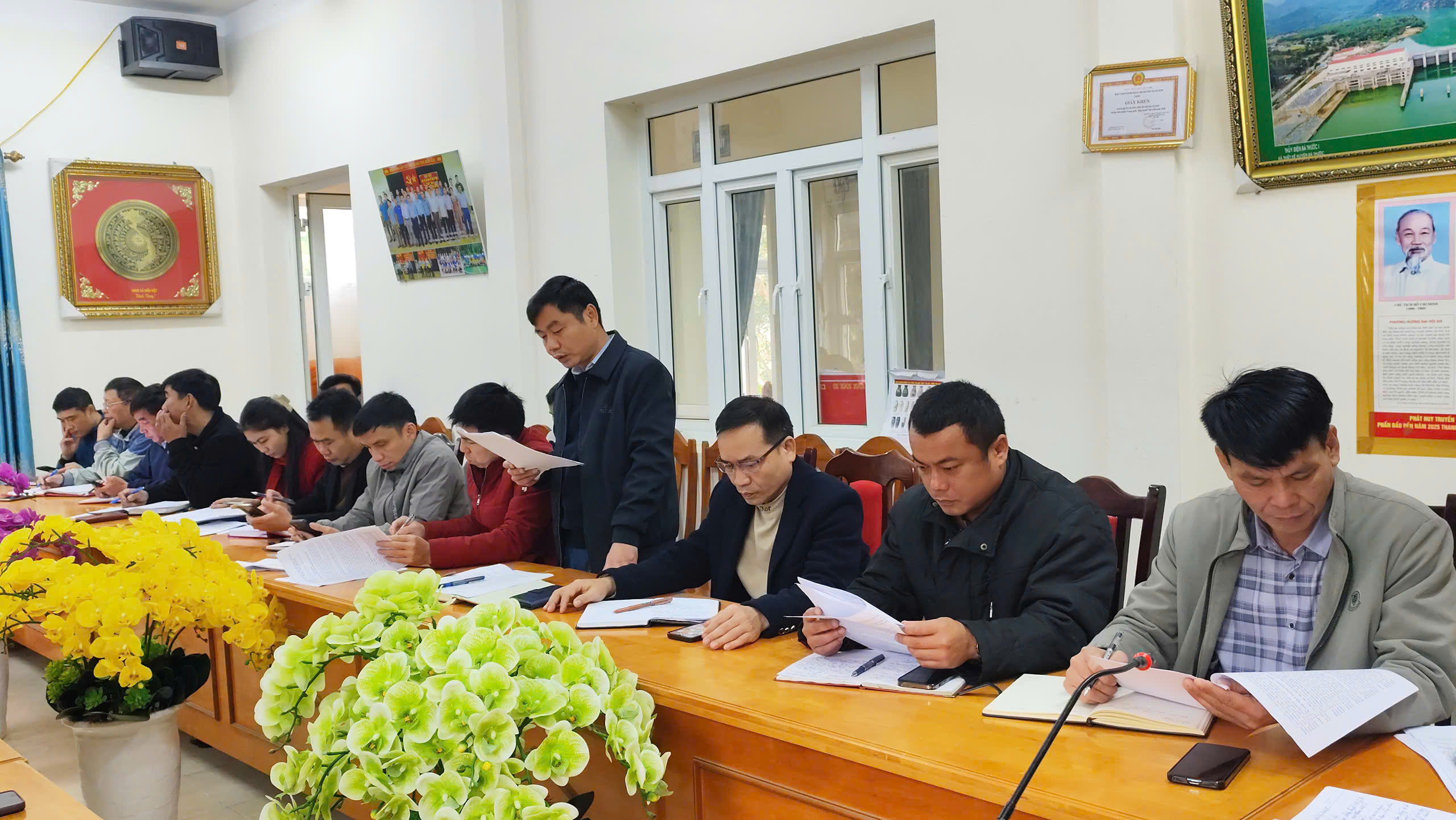 Anh-tin-bai