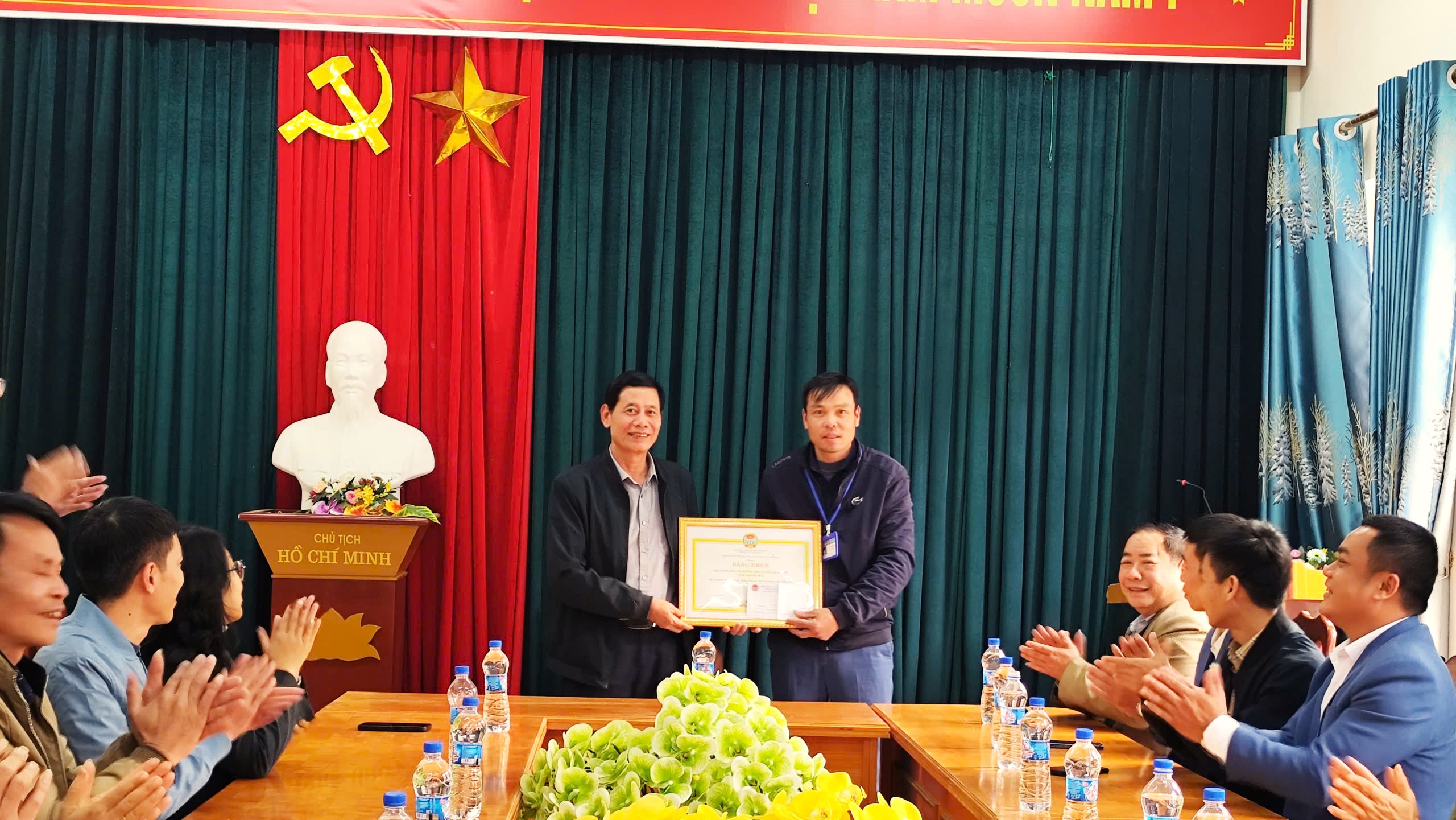 Anh-tin-bai