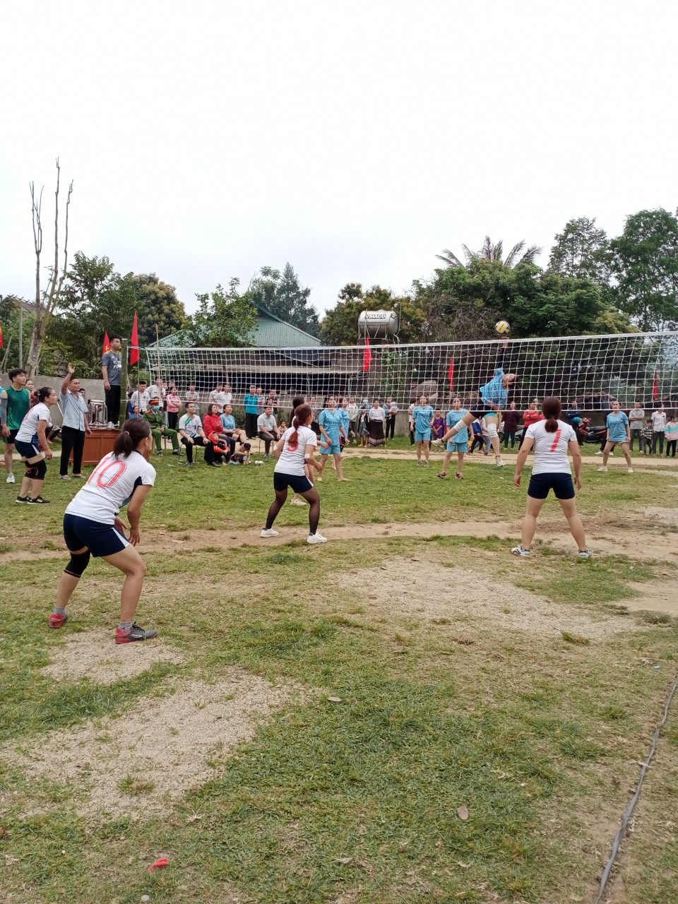 bóng nữ.jpg