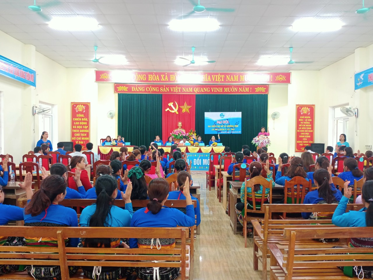 biểu quyết.jpg
