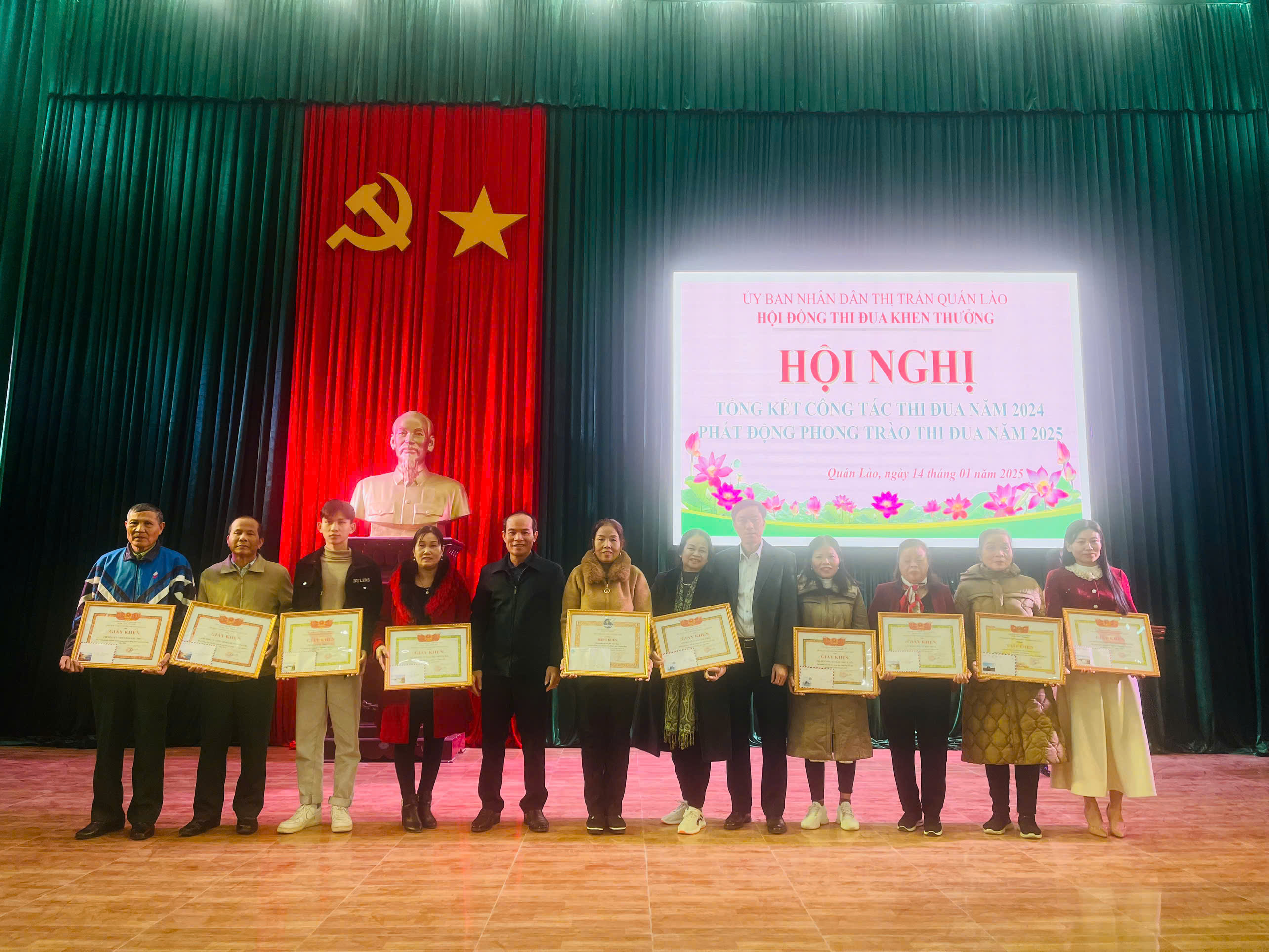 Anh-tin-bai