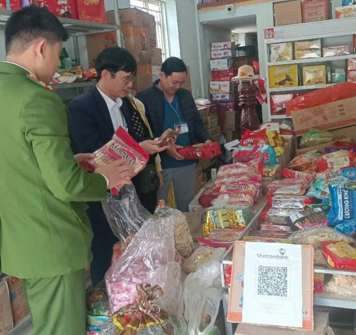 Kiểm tra an toàn vệ sinh thực phẩm dịp Tết nguyên đán Ất Tỵ 2025
