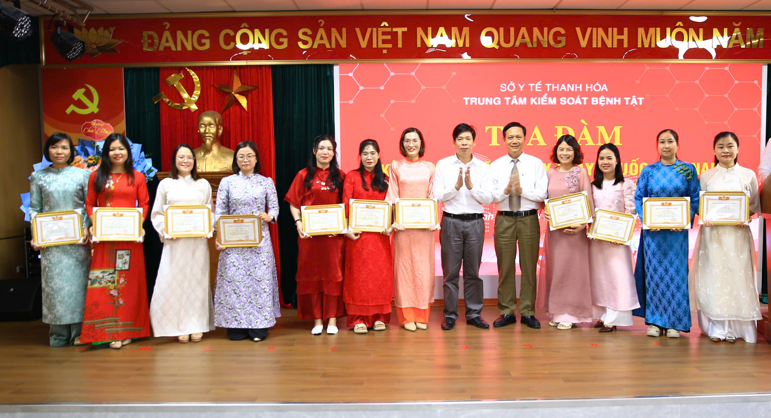Anh-tin-bai