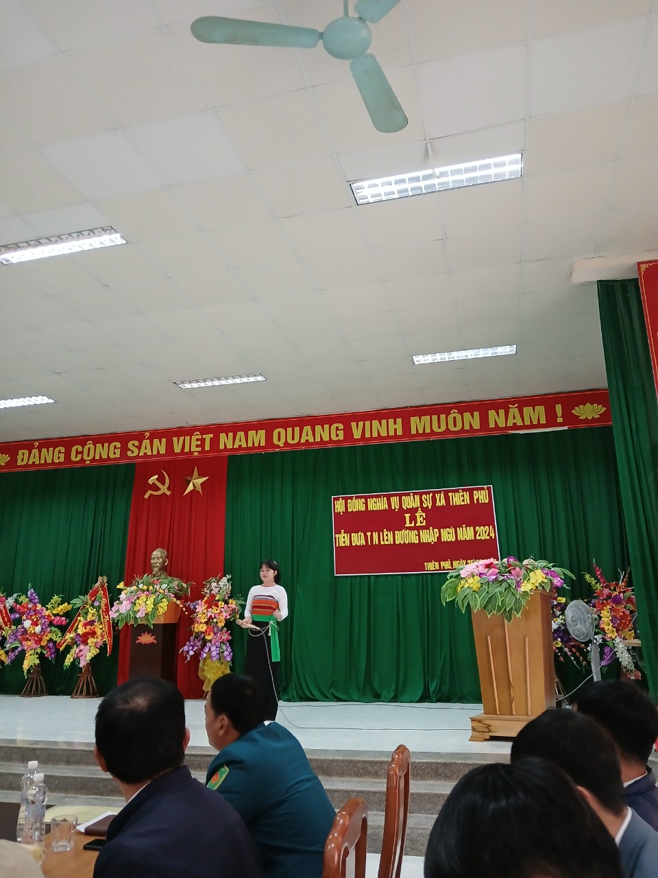 Tiễn quân vn 2.jpg