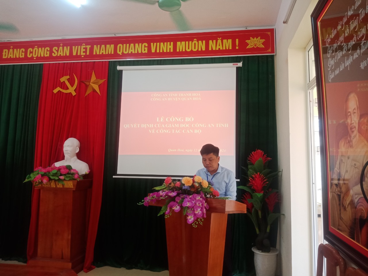 Bí thư.jpg