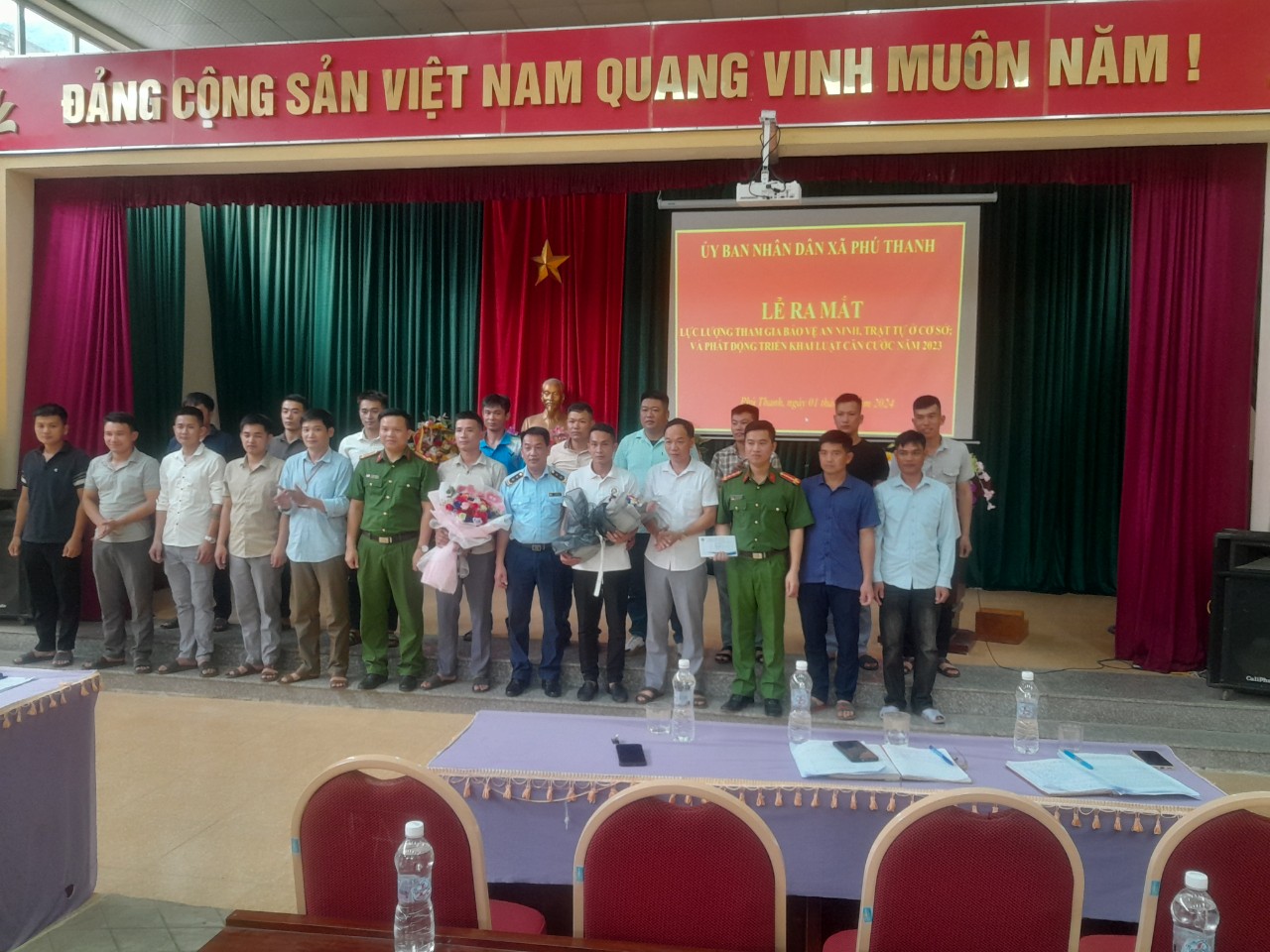 xã Phú Thanh tổ chức “Lễ ra mắt lực lượng tham gia bảo vệ an ninh, trật tự ở cơ sở”.