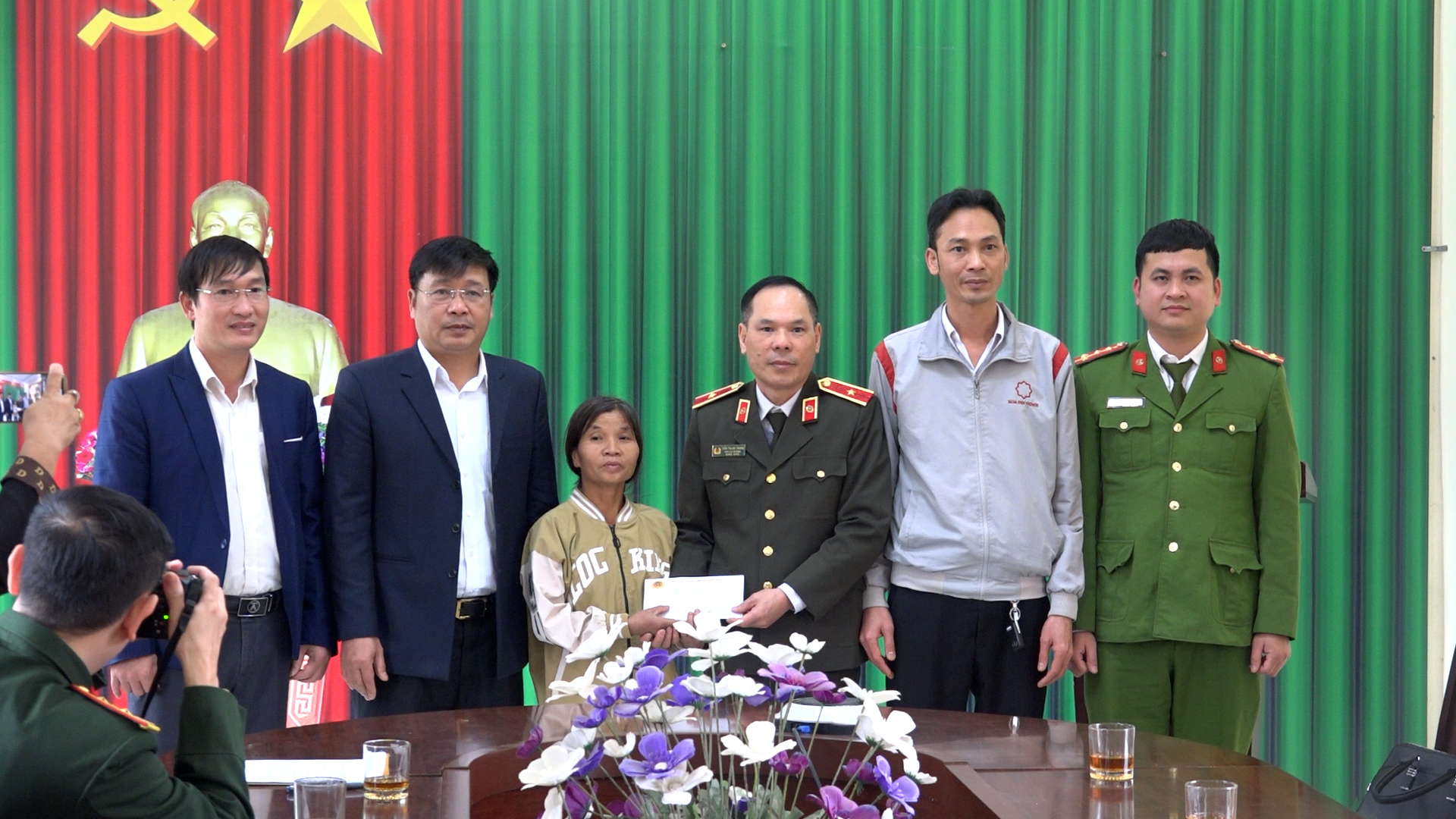 Anh-tin-bai