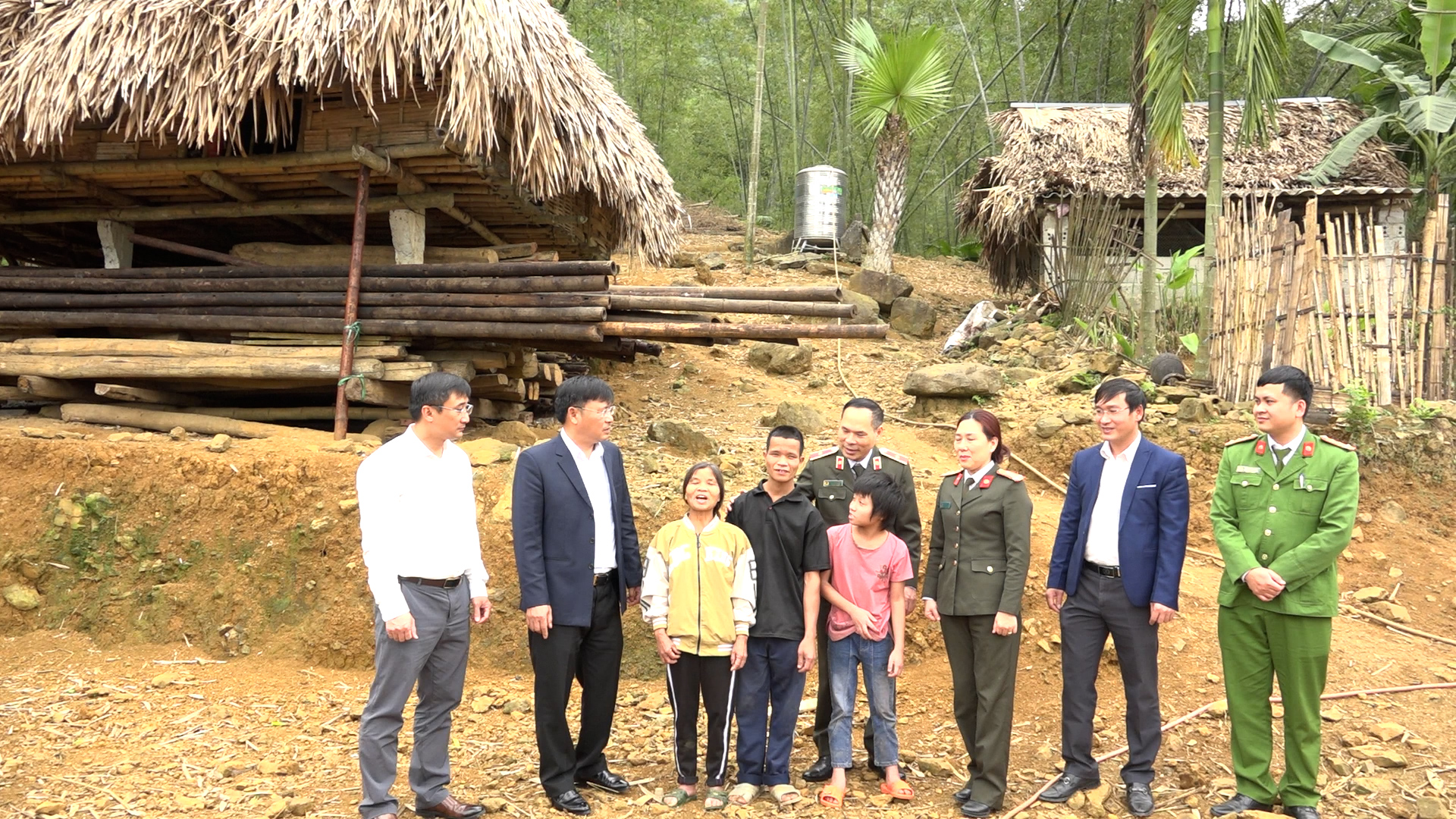 Cục Truyền thông Công an nhân dân hỗ trợ xây nhà cho gia đình khó khăn tại huyện Lang Chánh