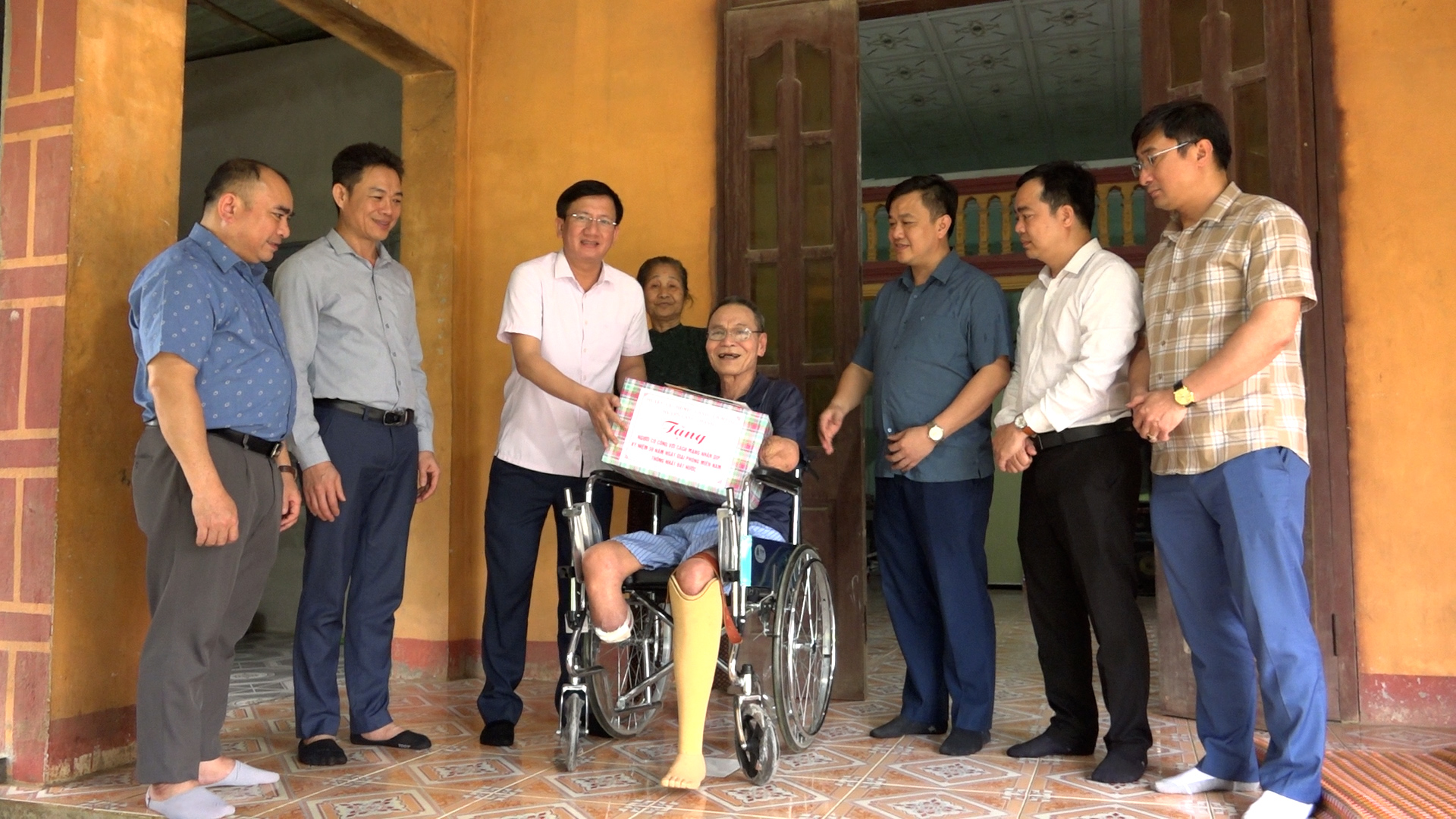 Anh-tin-bai