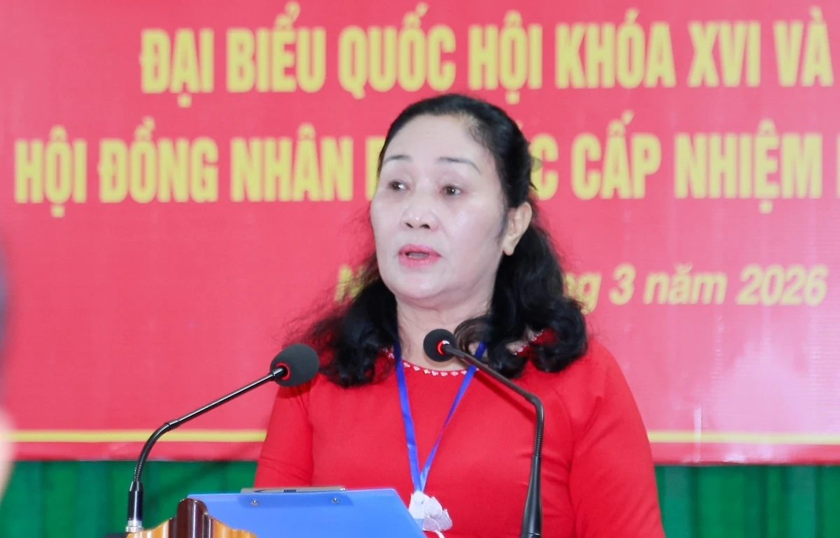 Phó Bí thư Tỉnh ủy, Chủ tịch Ủy ban MTTQ tỉnh Trịnh Tuấn Sinh dự lễ khai mạc và bỏ phiếu bầu cử tại Nhà văn hóa Tổ dân phố Đội Cung 3, 4