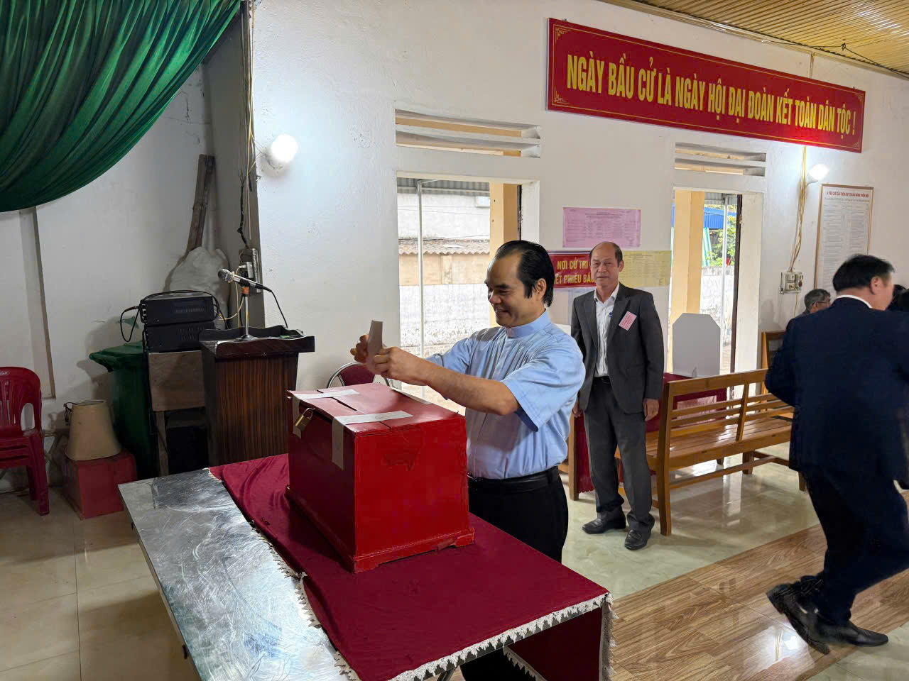 Anh-tin-bai