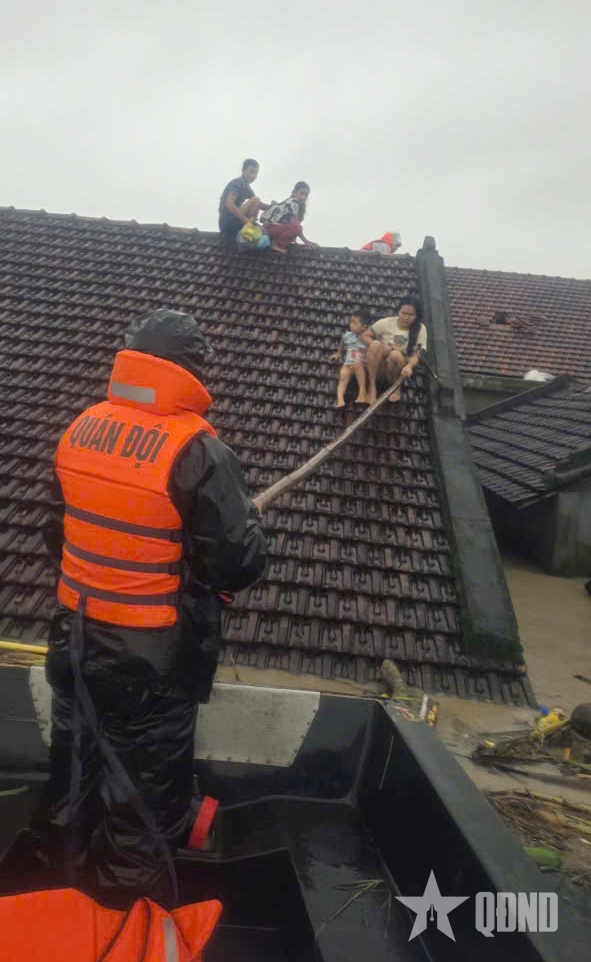 Vì nhân dân quên mình