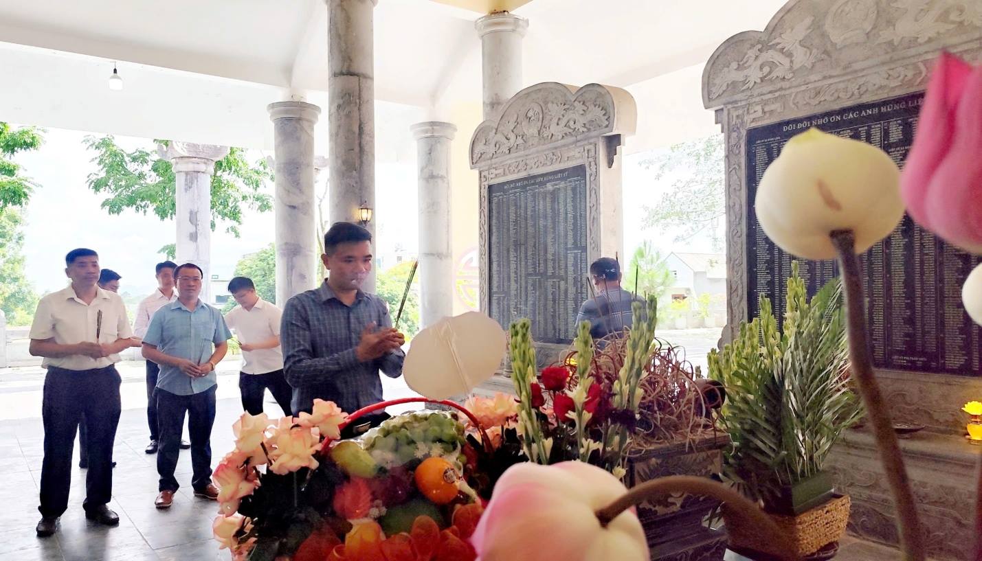 C:\Users\User\Pictures\Hội Doanh NGhiệp 3.jpg