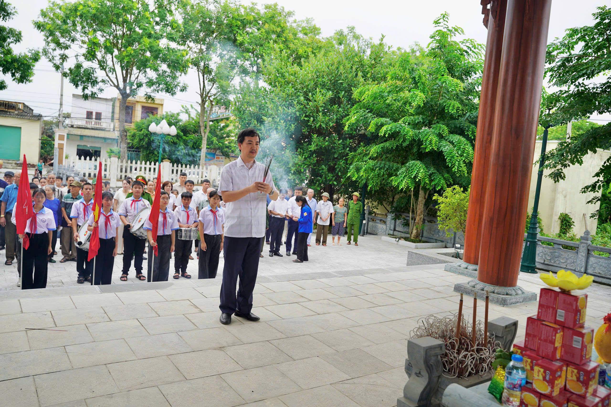 Anh-tin-bai