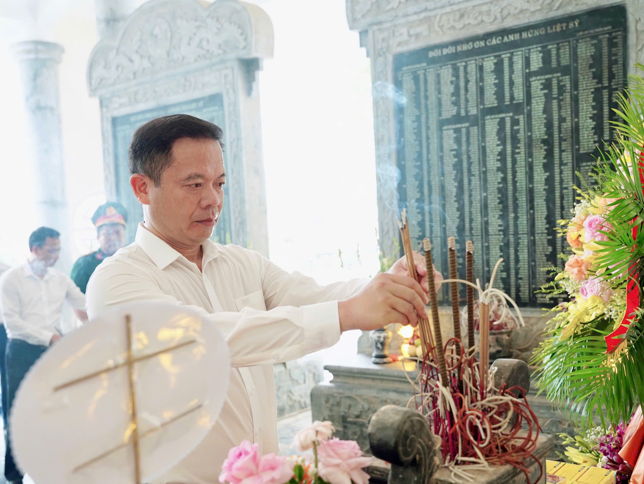 Anh-tin-bai