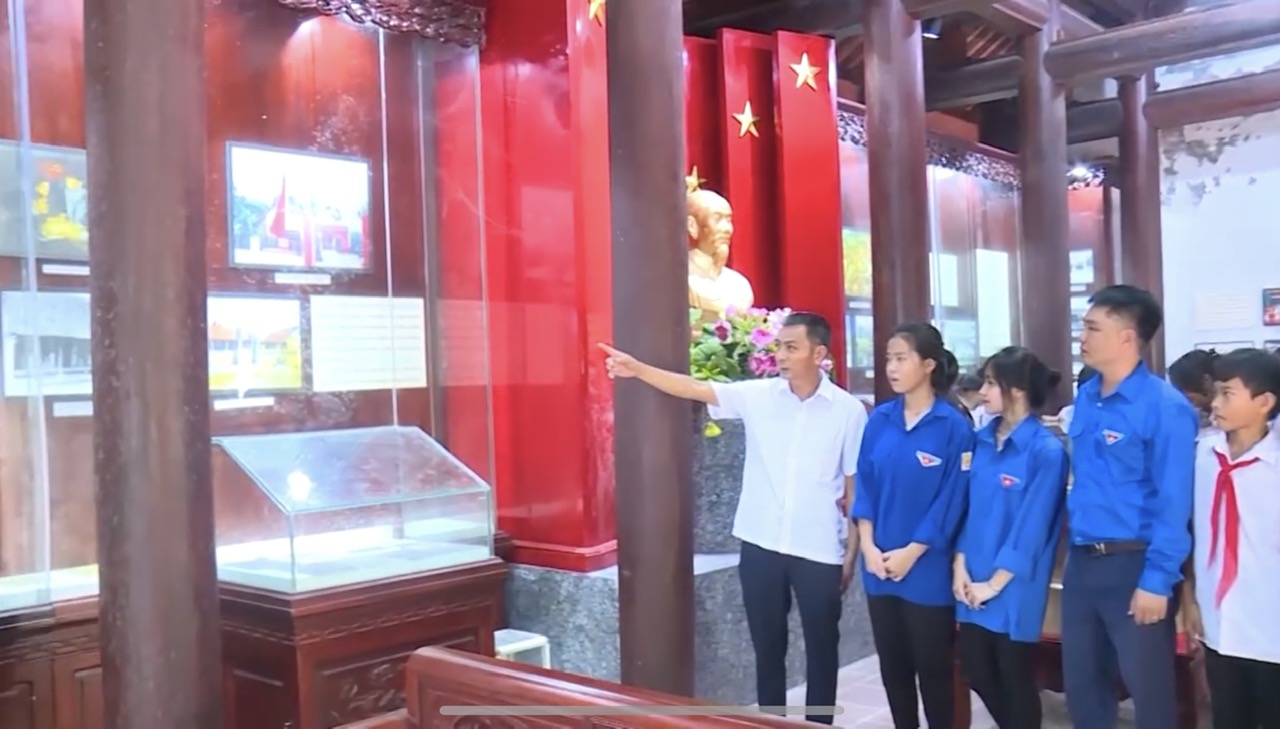 Anh-tin-bai