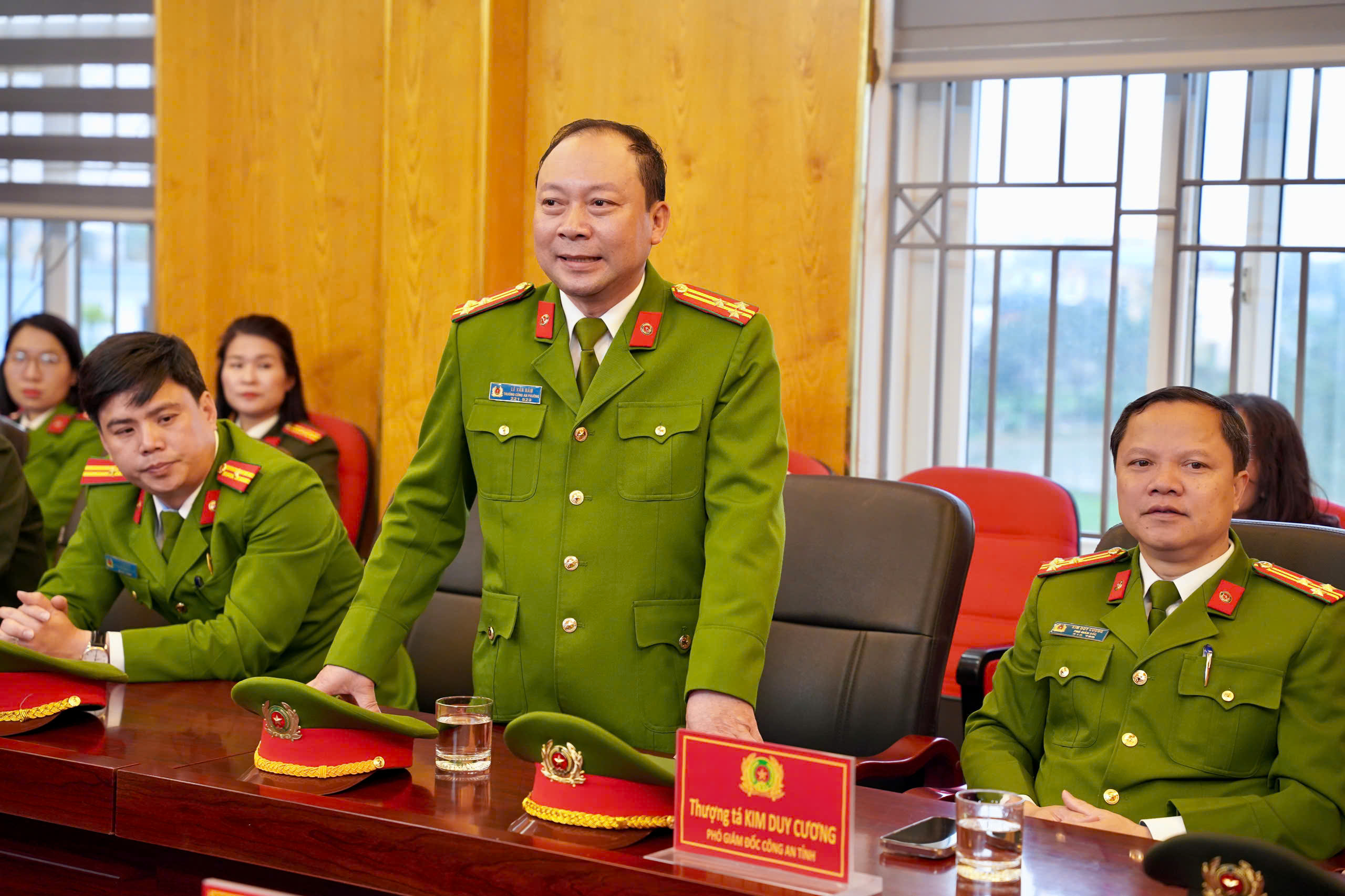 Anh-tin-bai