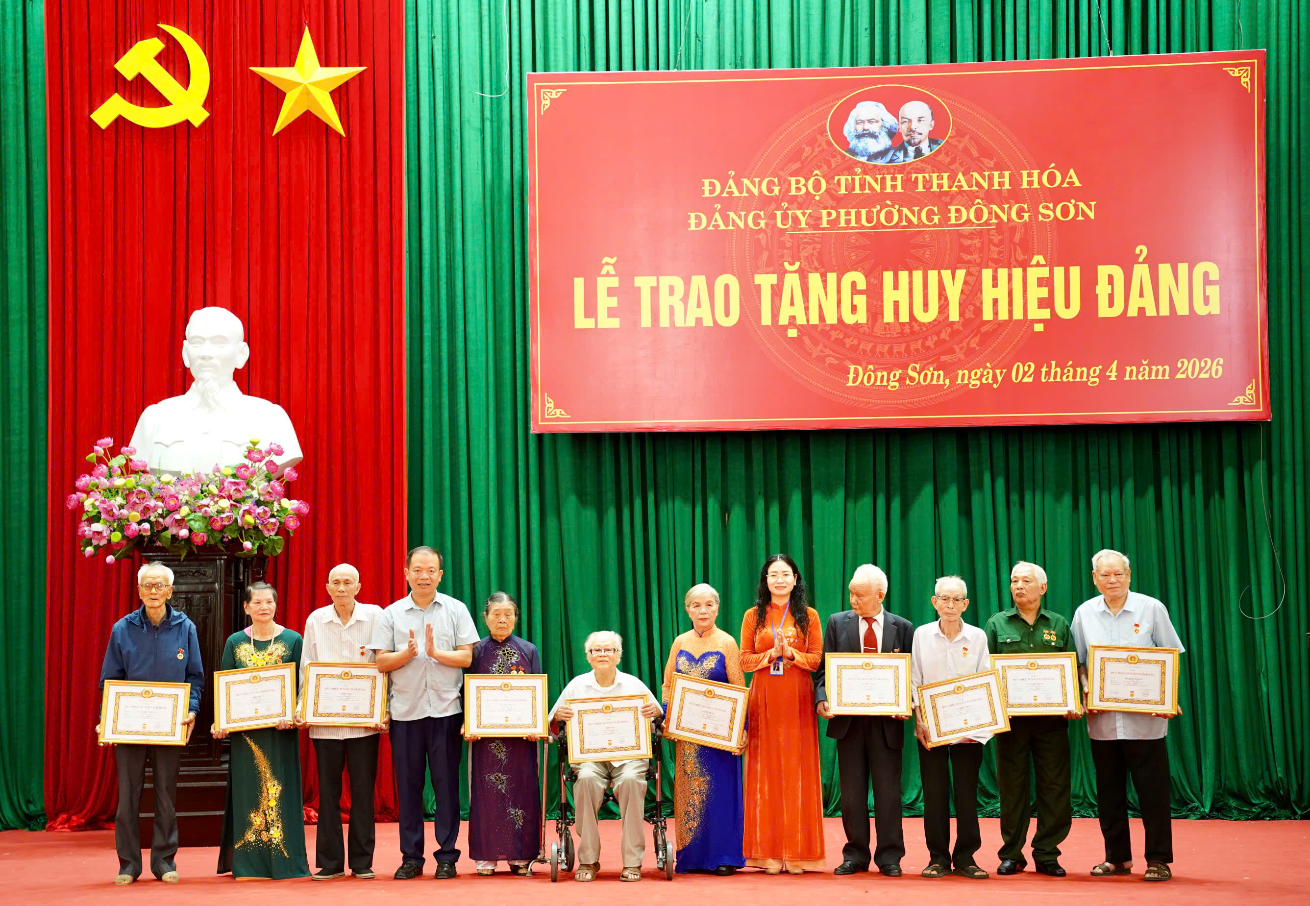 Anh-tin-bai