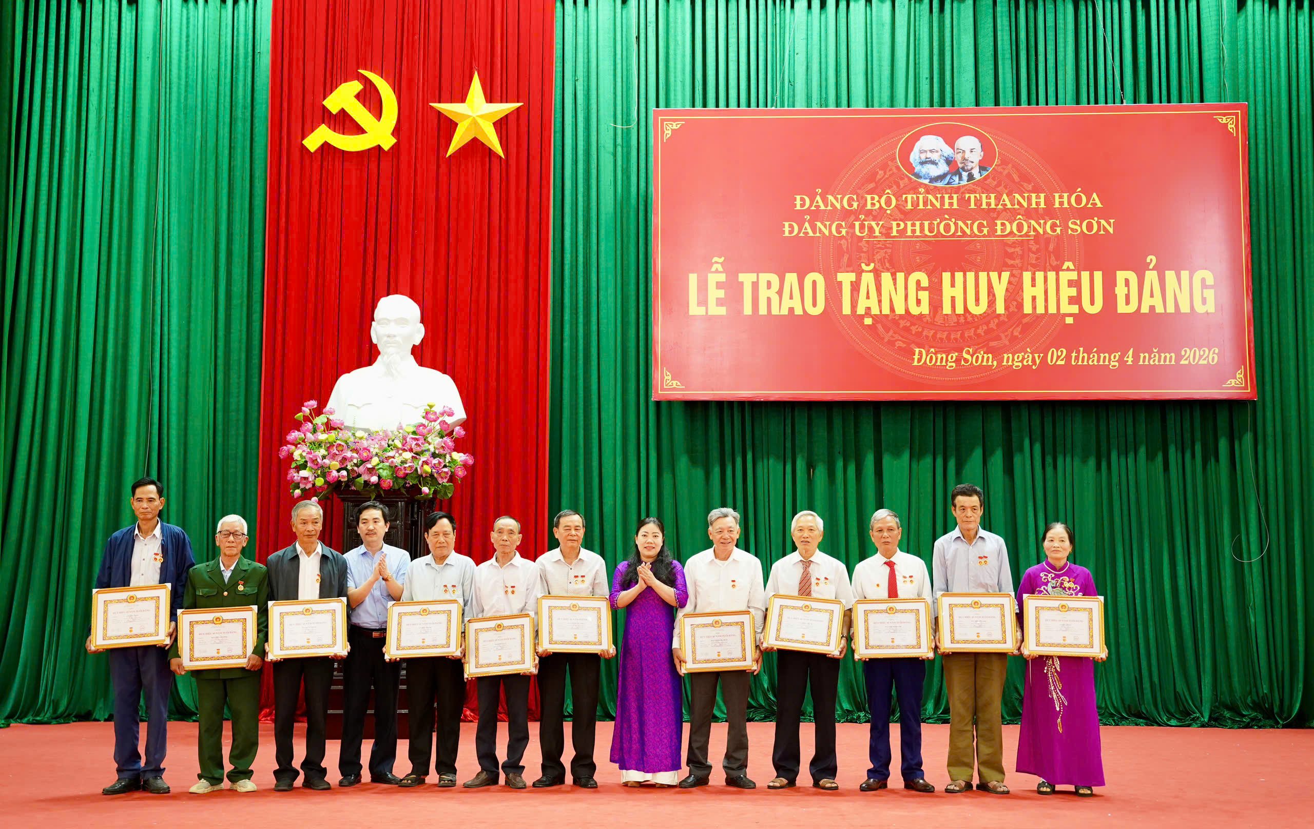 Anh-tin-bai