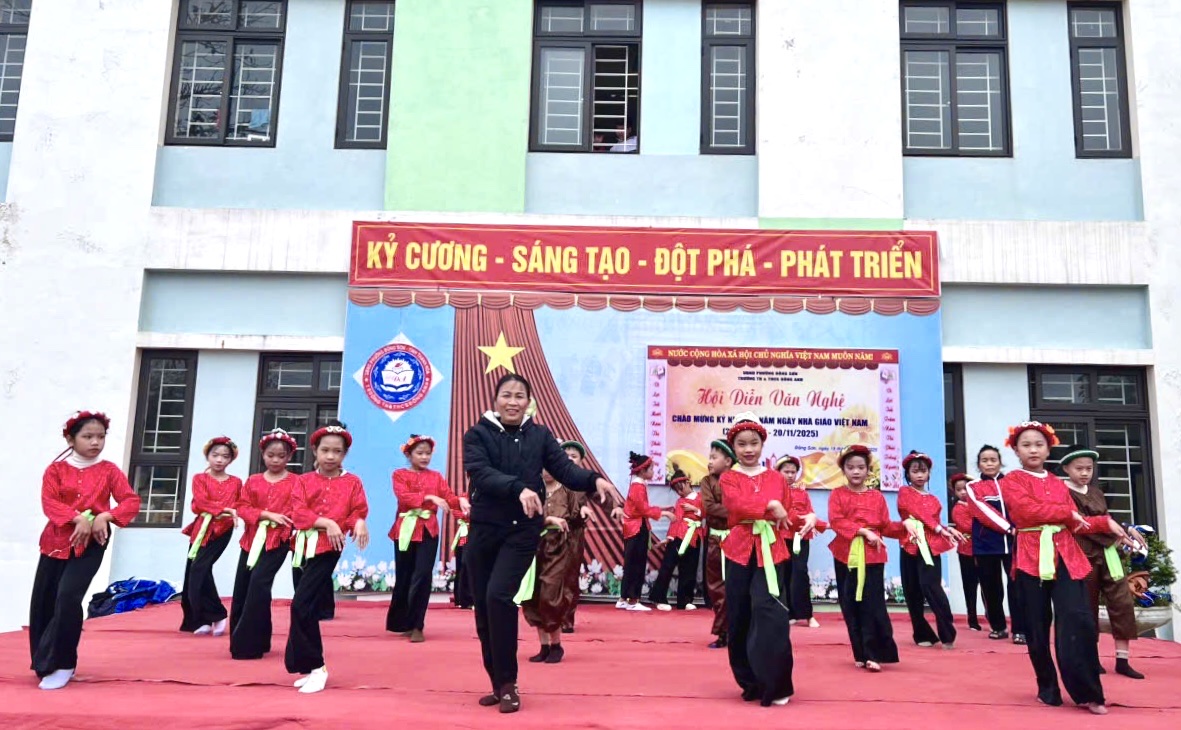 Bà Lê Thị Cảnh - Người lặng thầm “giữ lửa” di sản Ngũ Trò Viên Khê