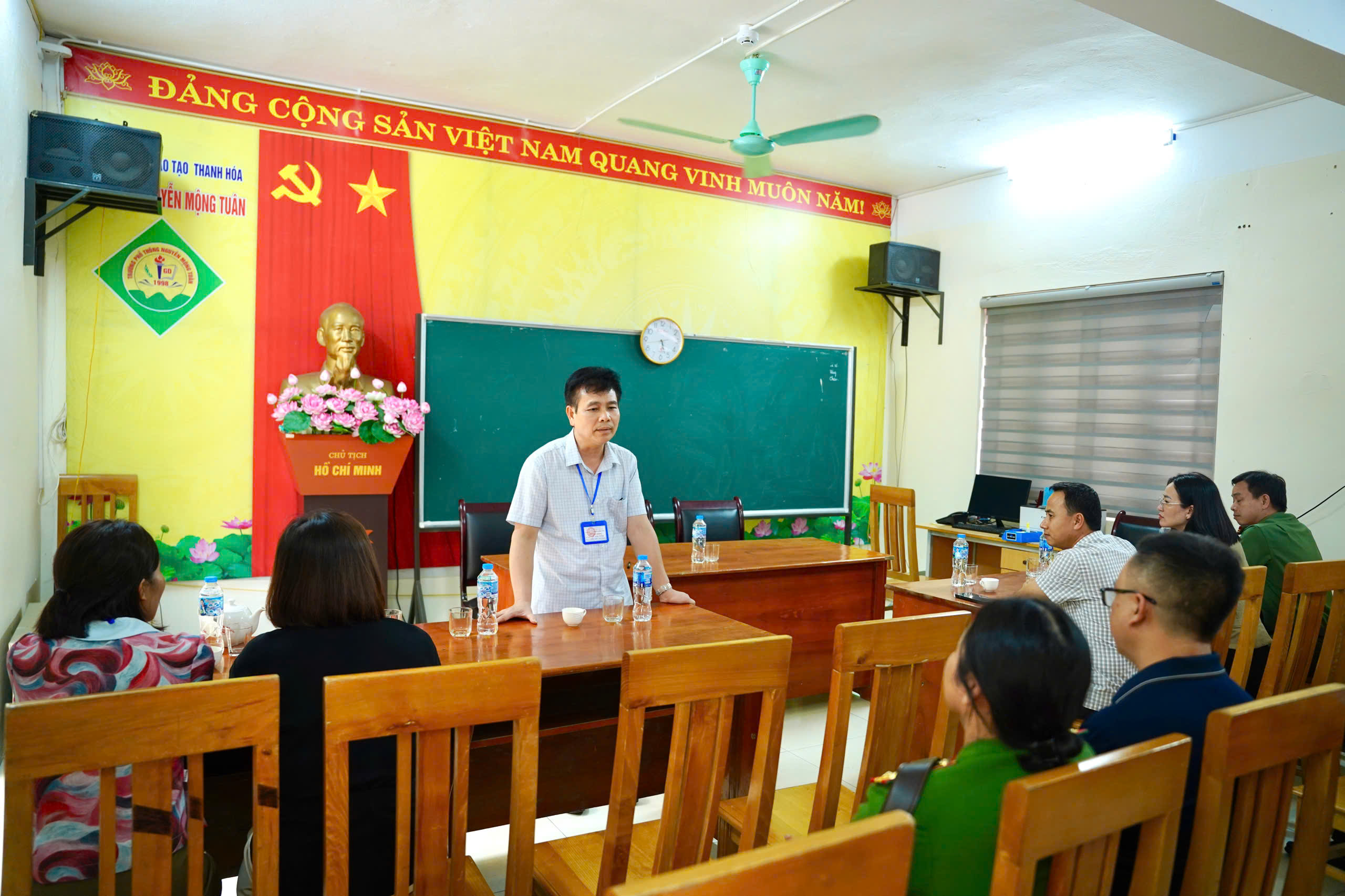 Anh-tin-bai