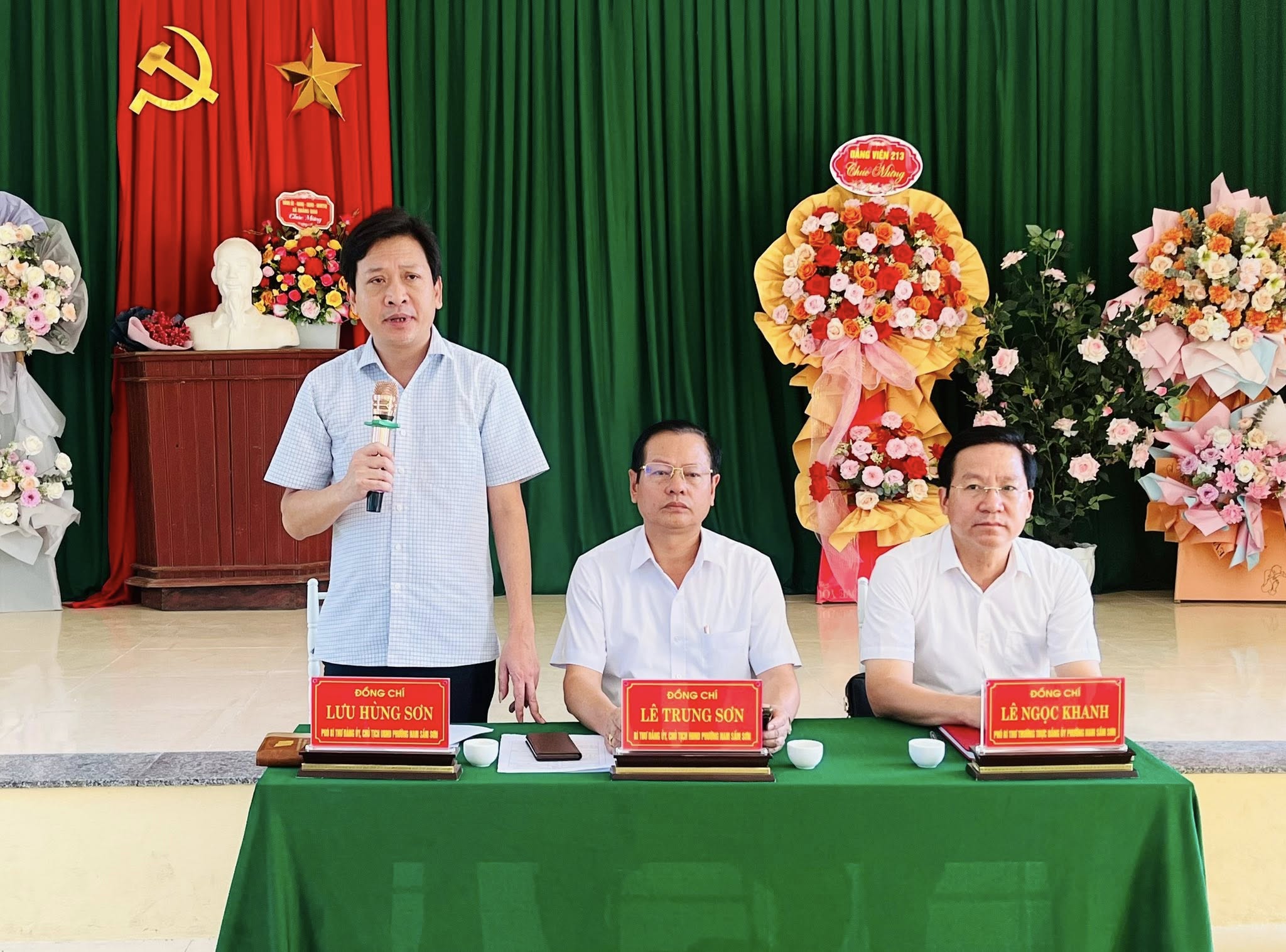 Anh-tin-bai