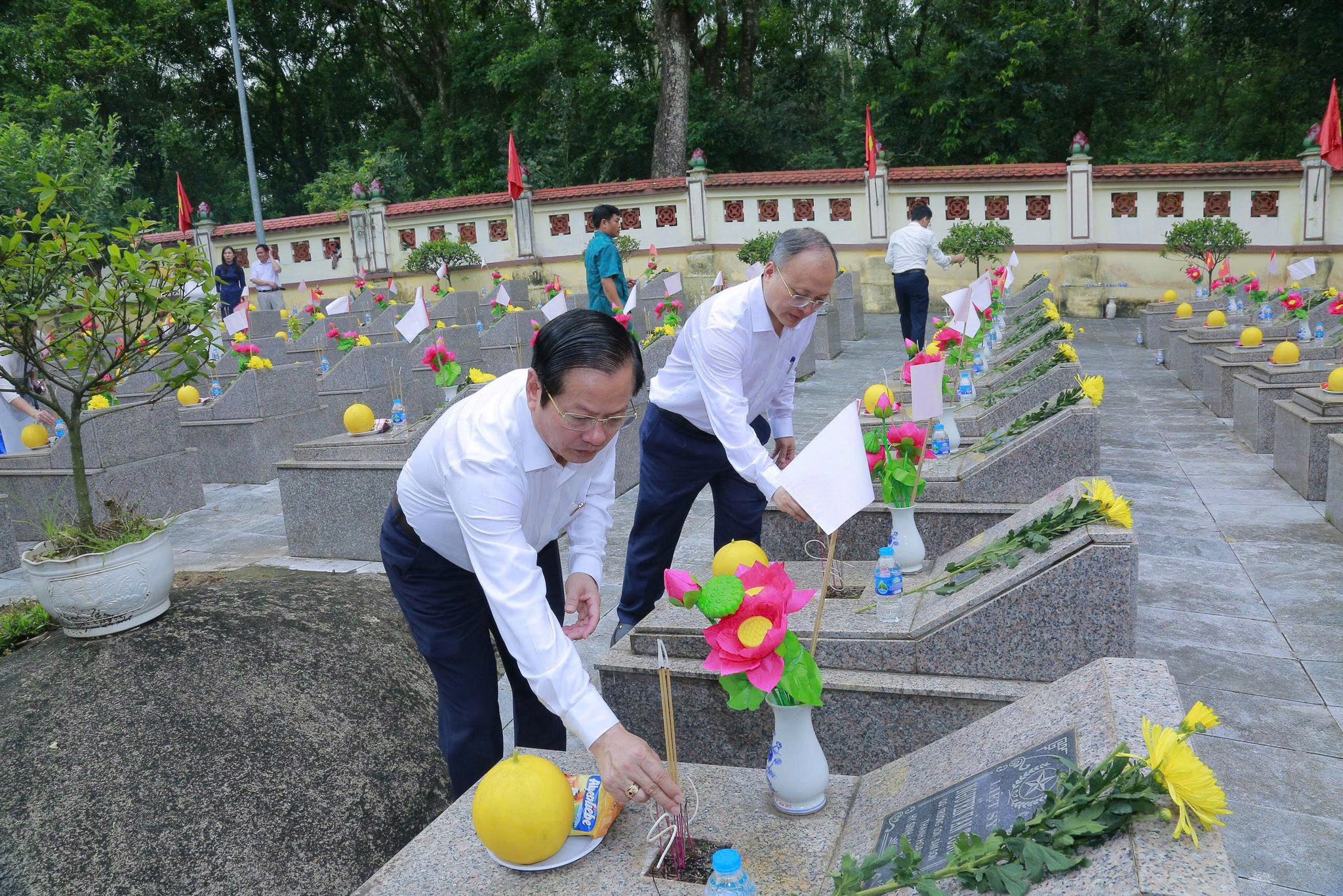 Anh-tin-bai