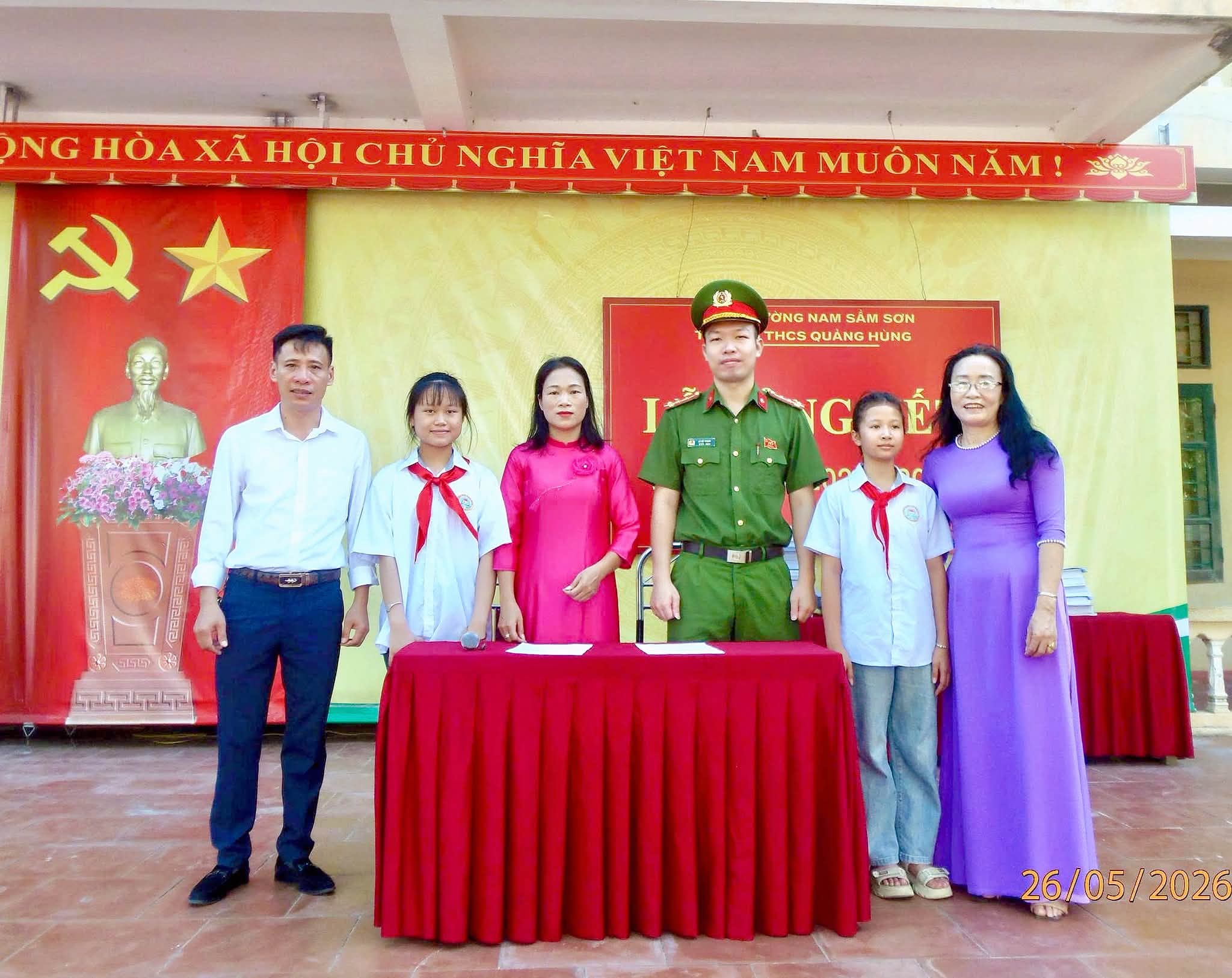 Anh-tin-bai