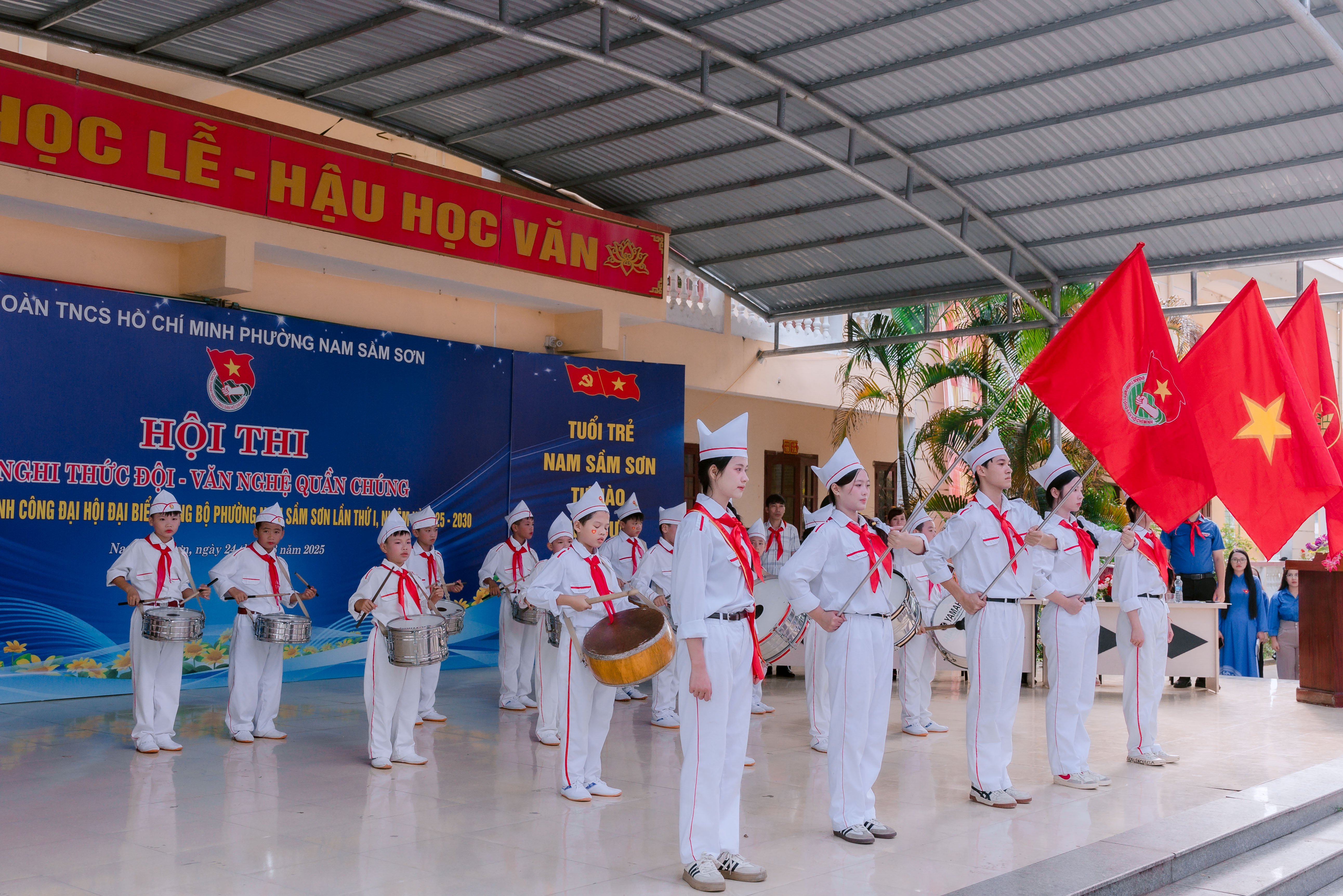 Anh-tin-bai