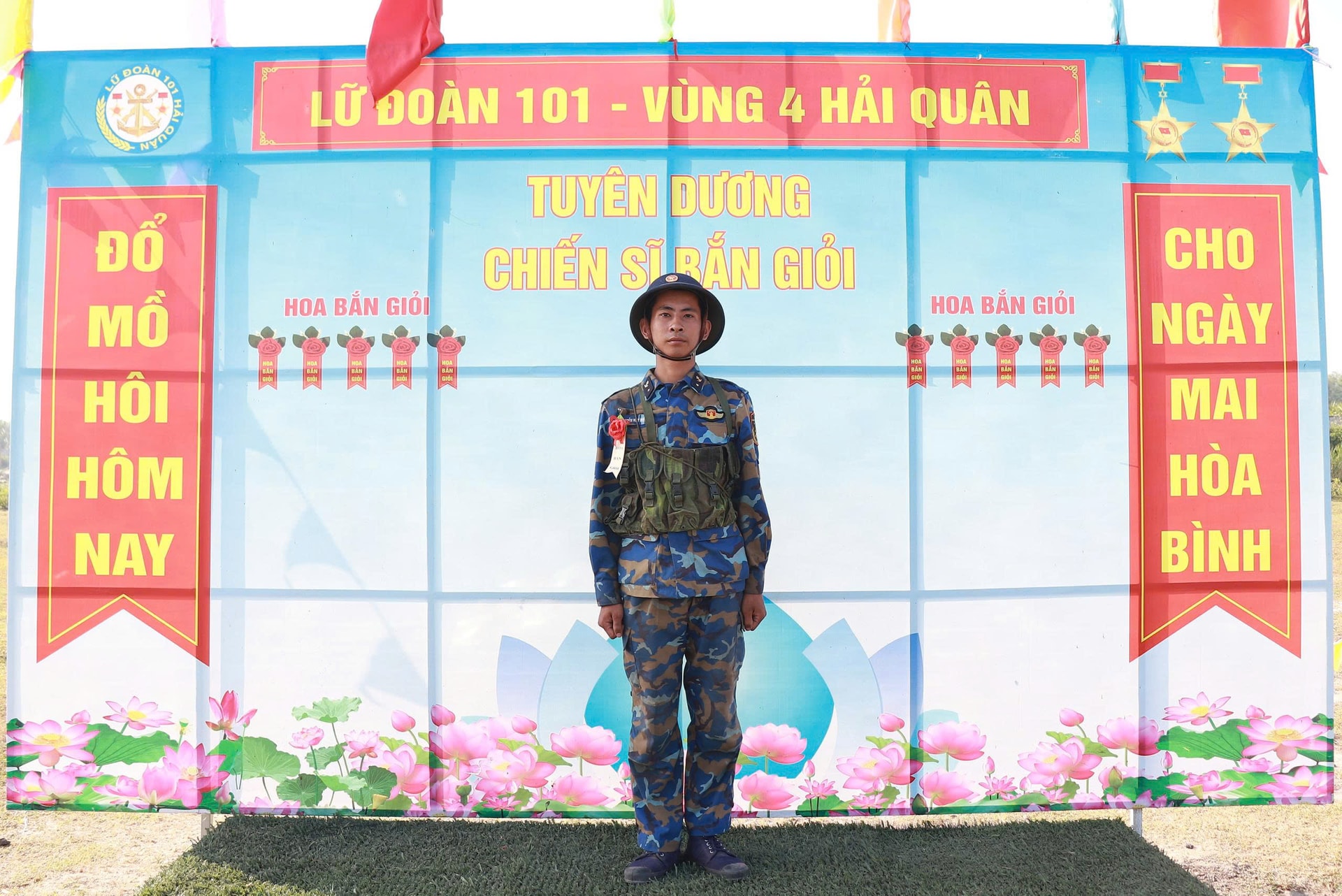 Anh-tin-bai