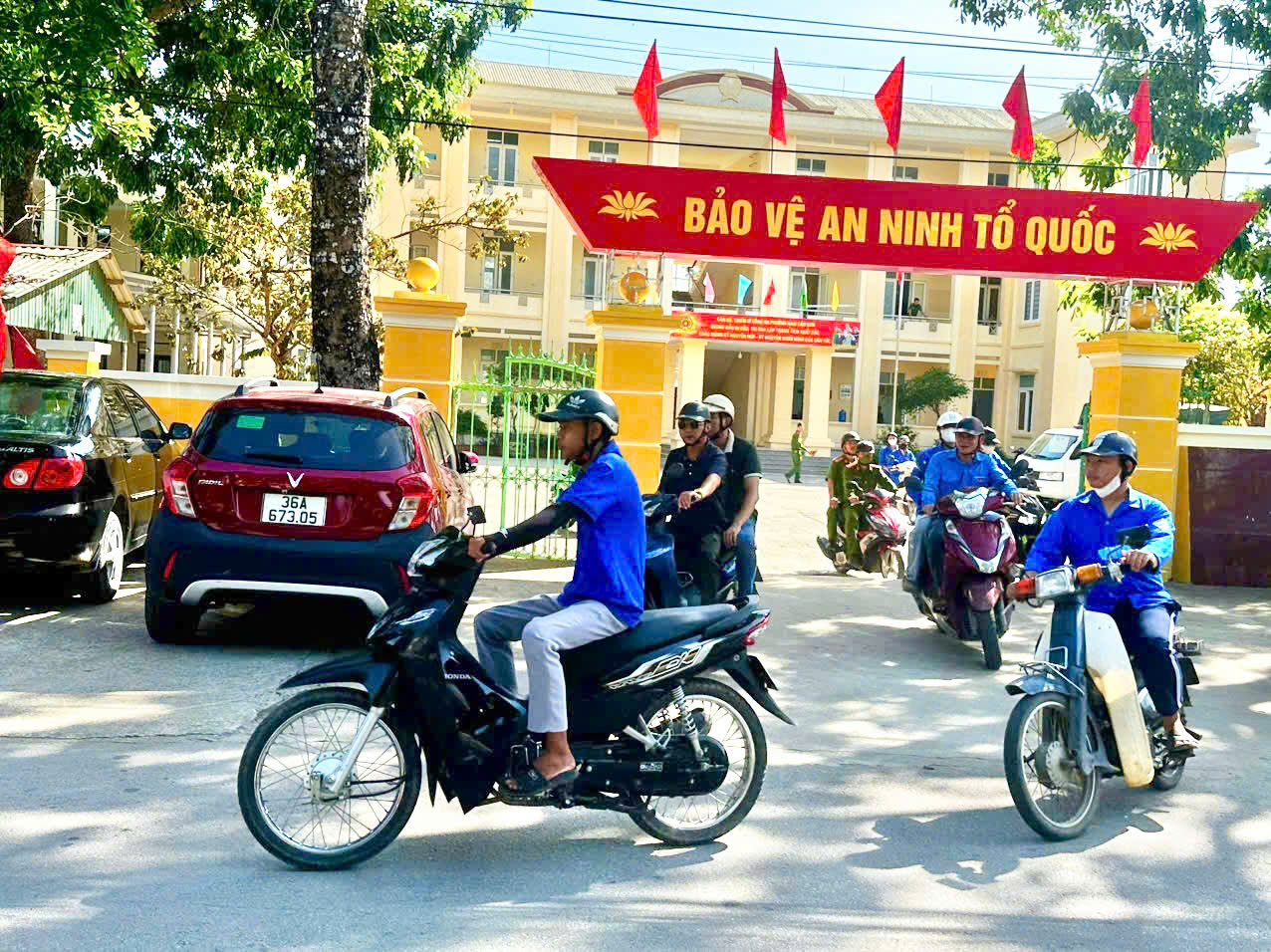 Anh-tin-bai