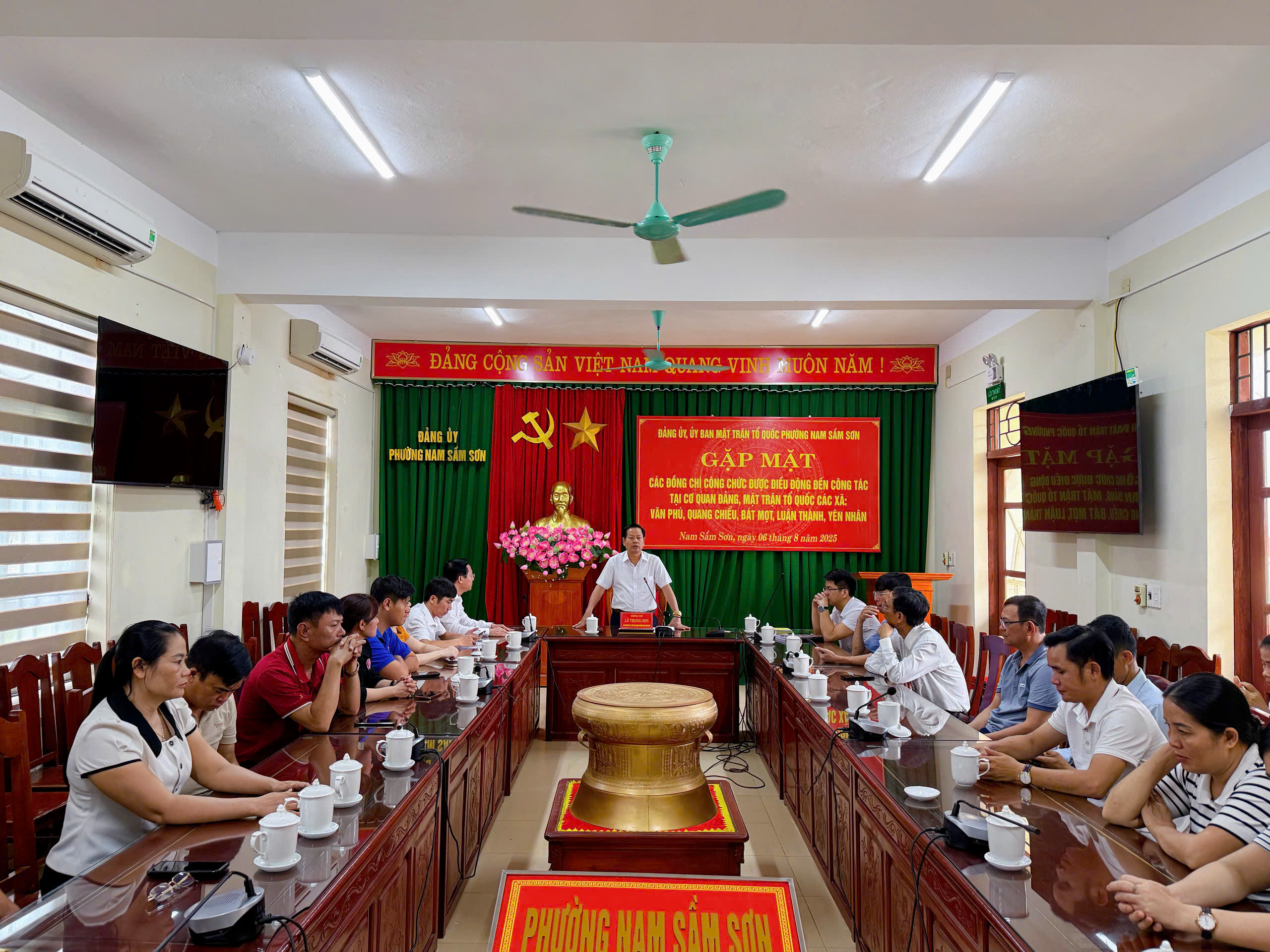 Anh-tin-bai