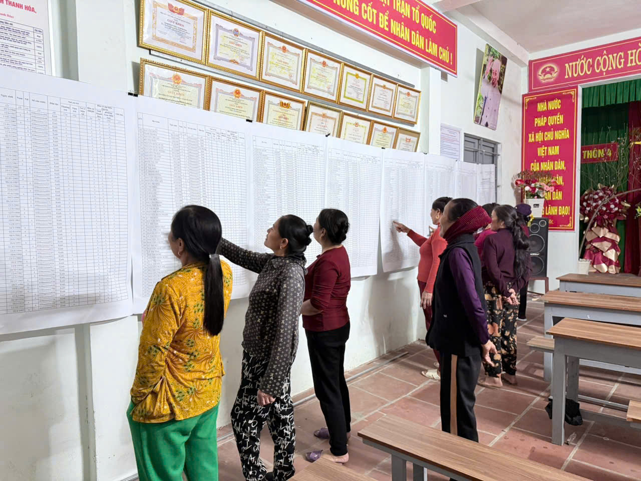 Theo dõi danh sách cử tri tại các khu vực bỏ phiếu