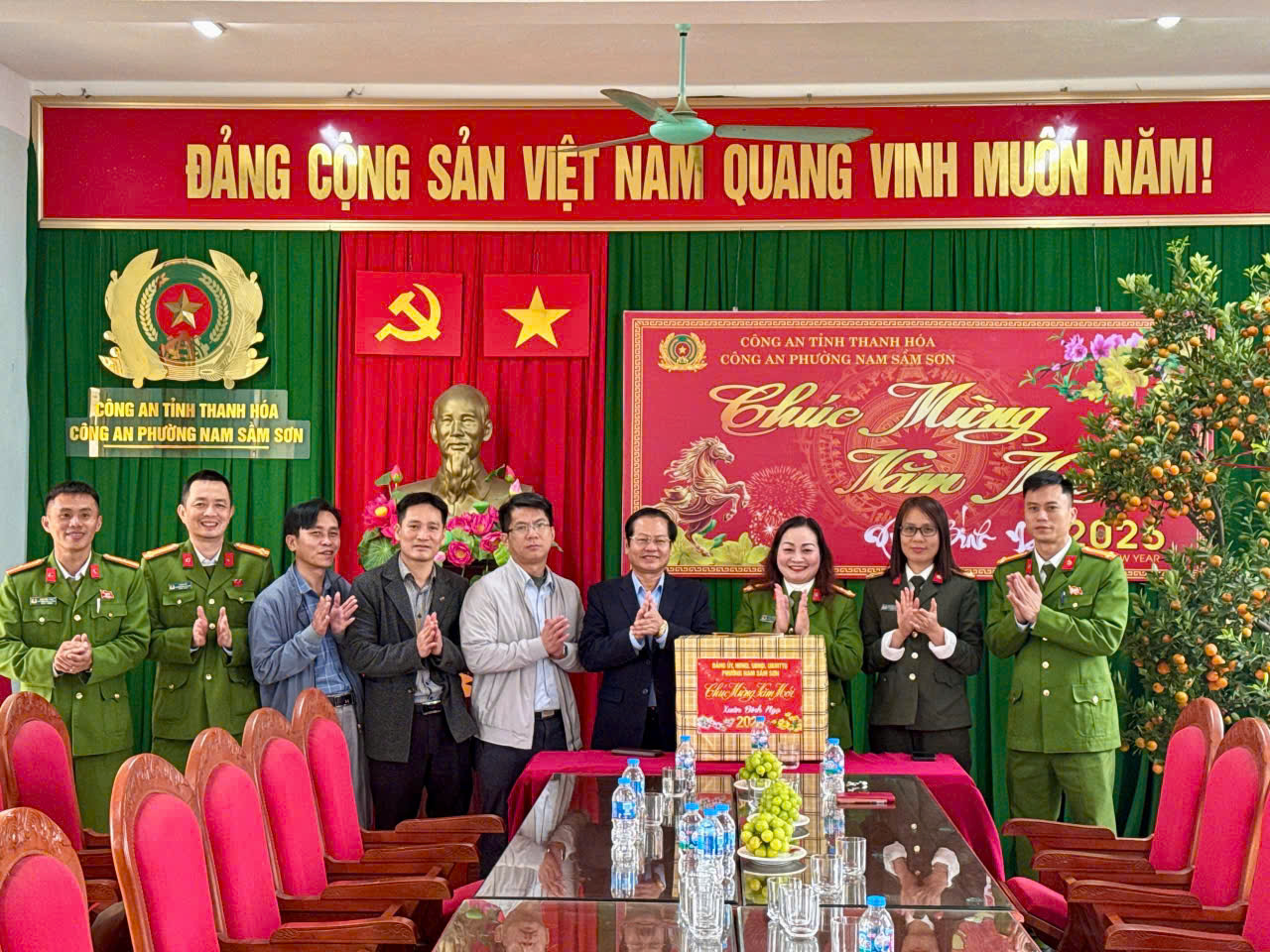 Anh-tin-bai