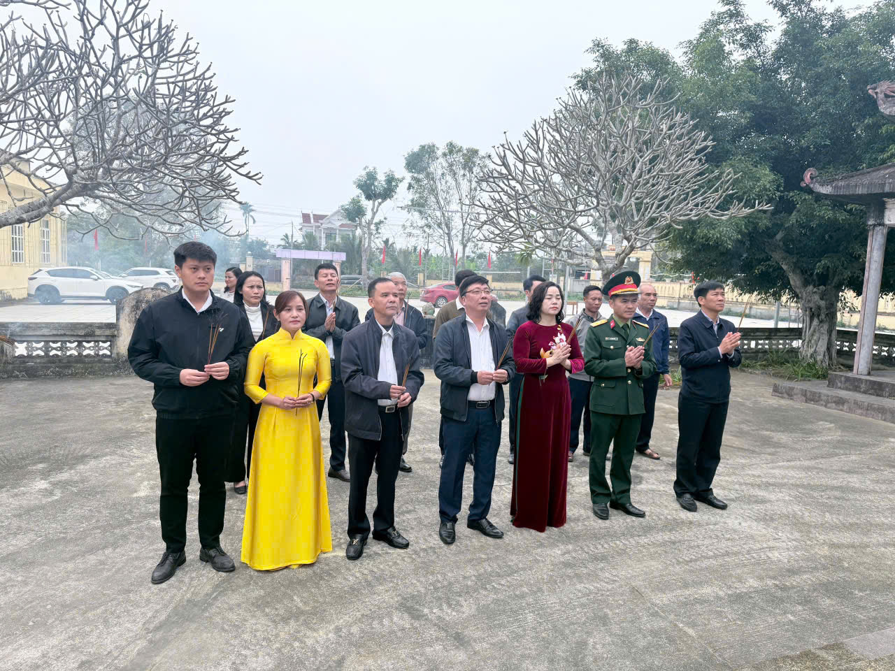 Anh-tin-bai