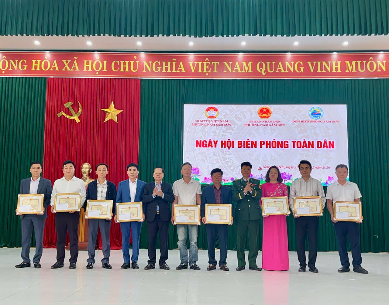 Anh-tin-bai