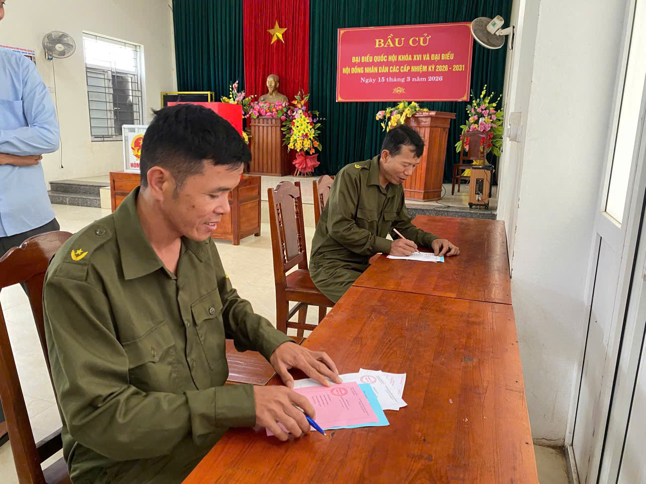 Anh-tin-bai