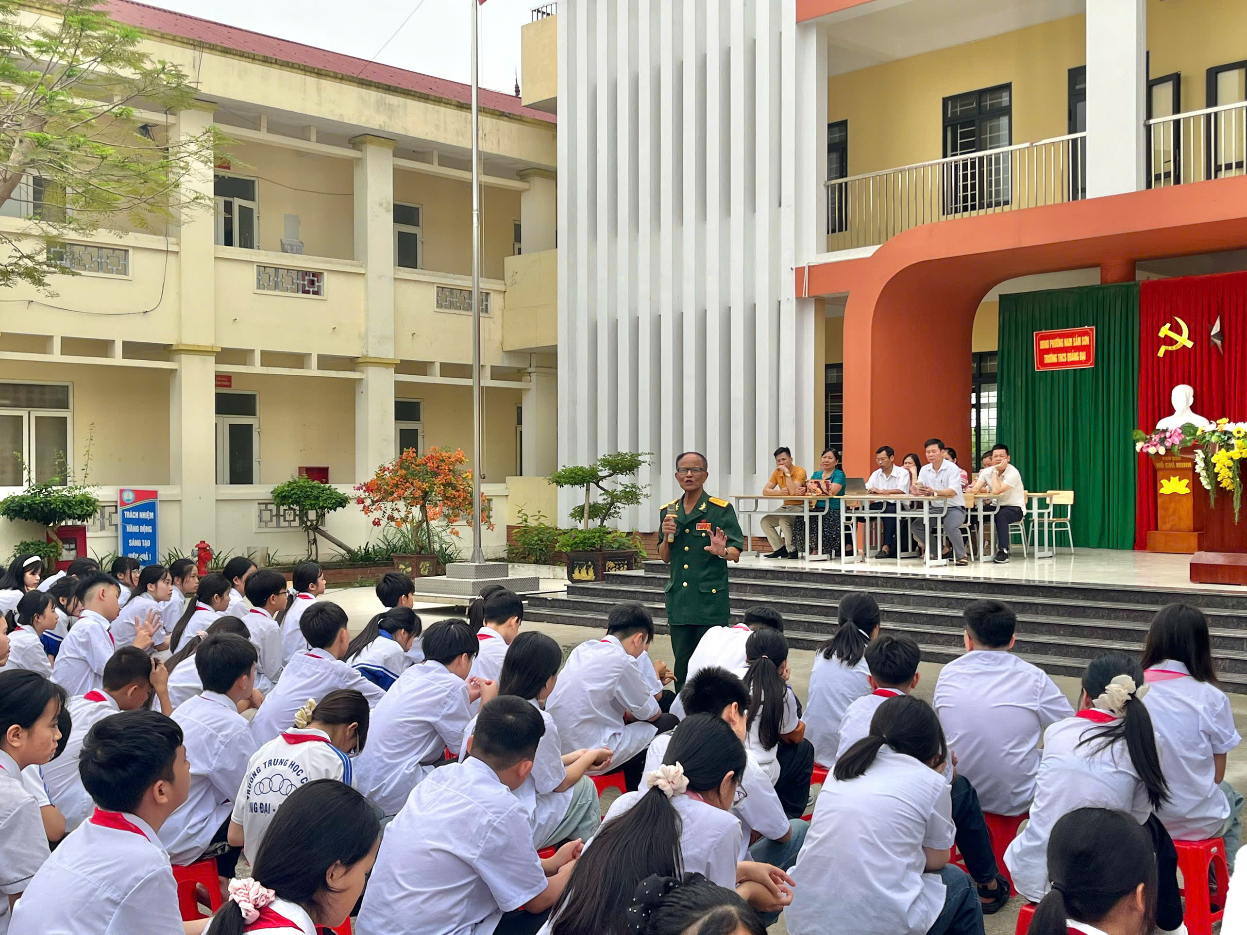 Anh-tin-bai